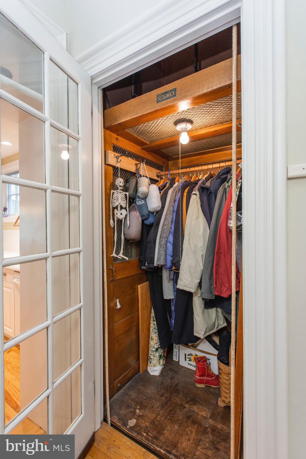 CHESTNUT HILL - Residential