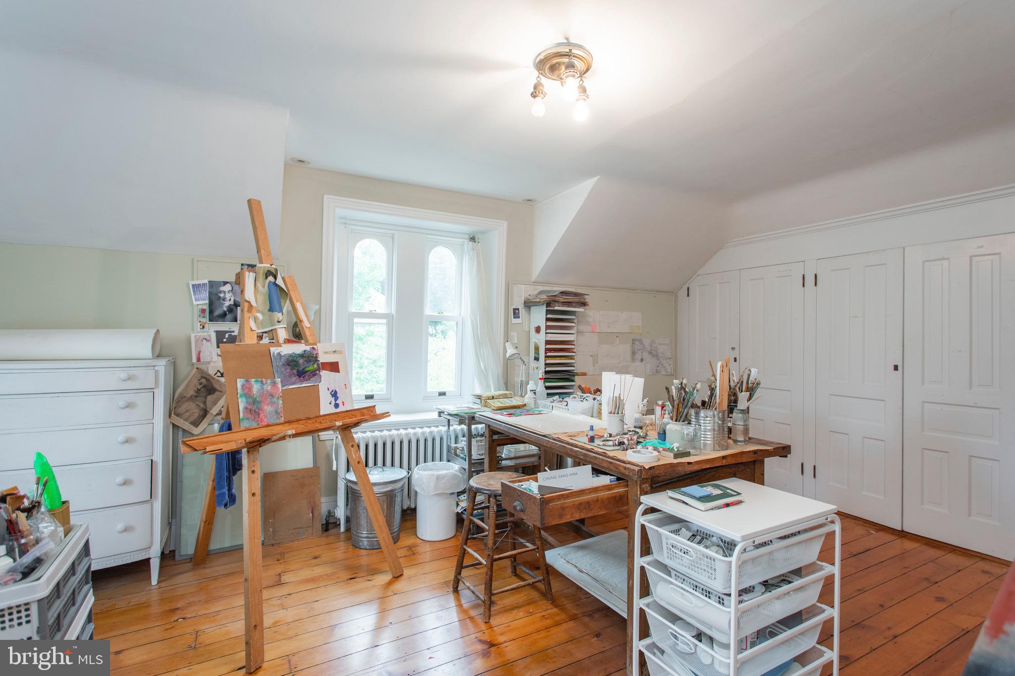 CHESTNUT HILL - Residential