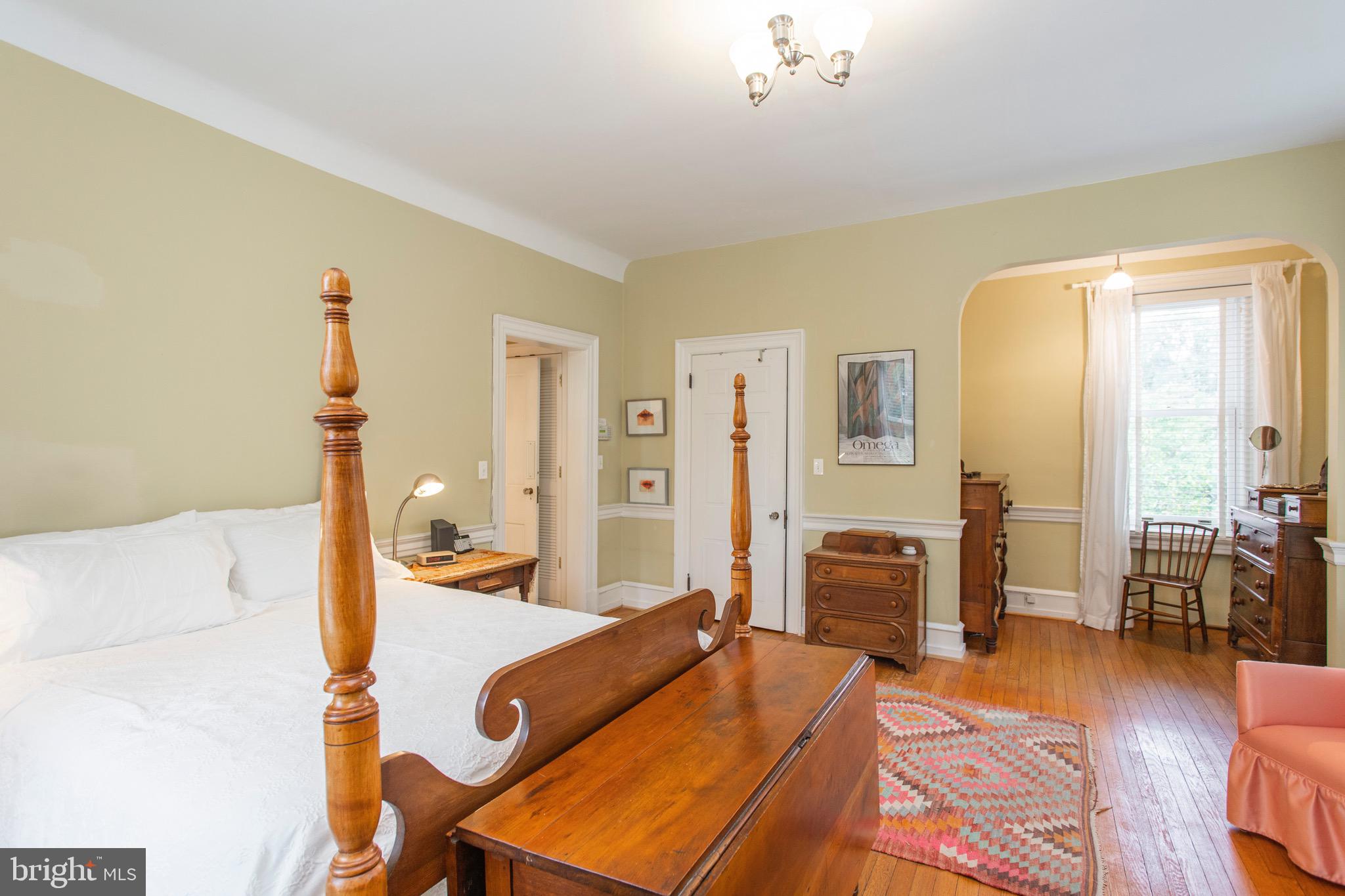 CHESTNUT HILL - Residential