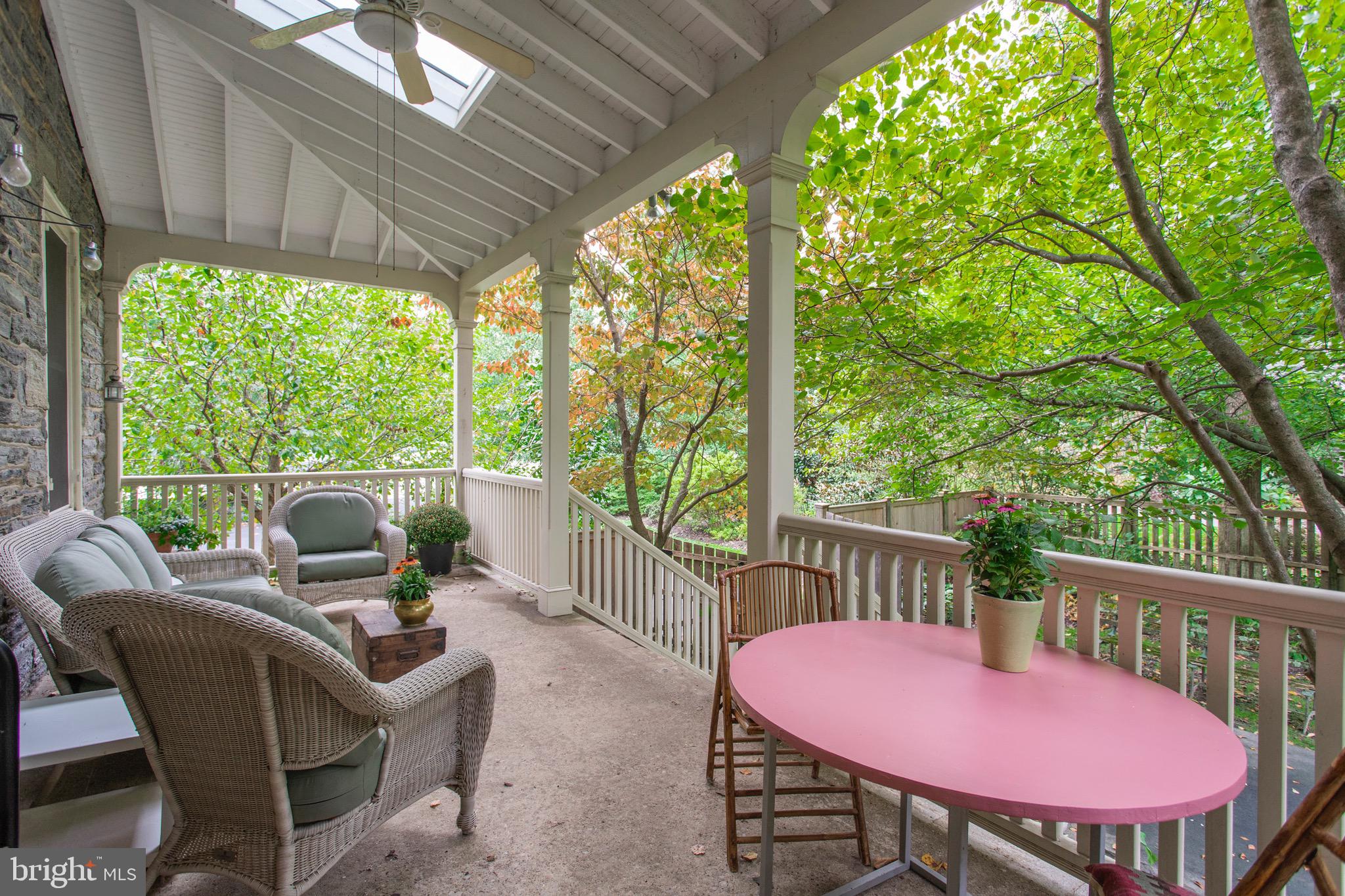 CHESTNUT HILL - Residential