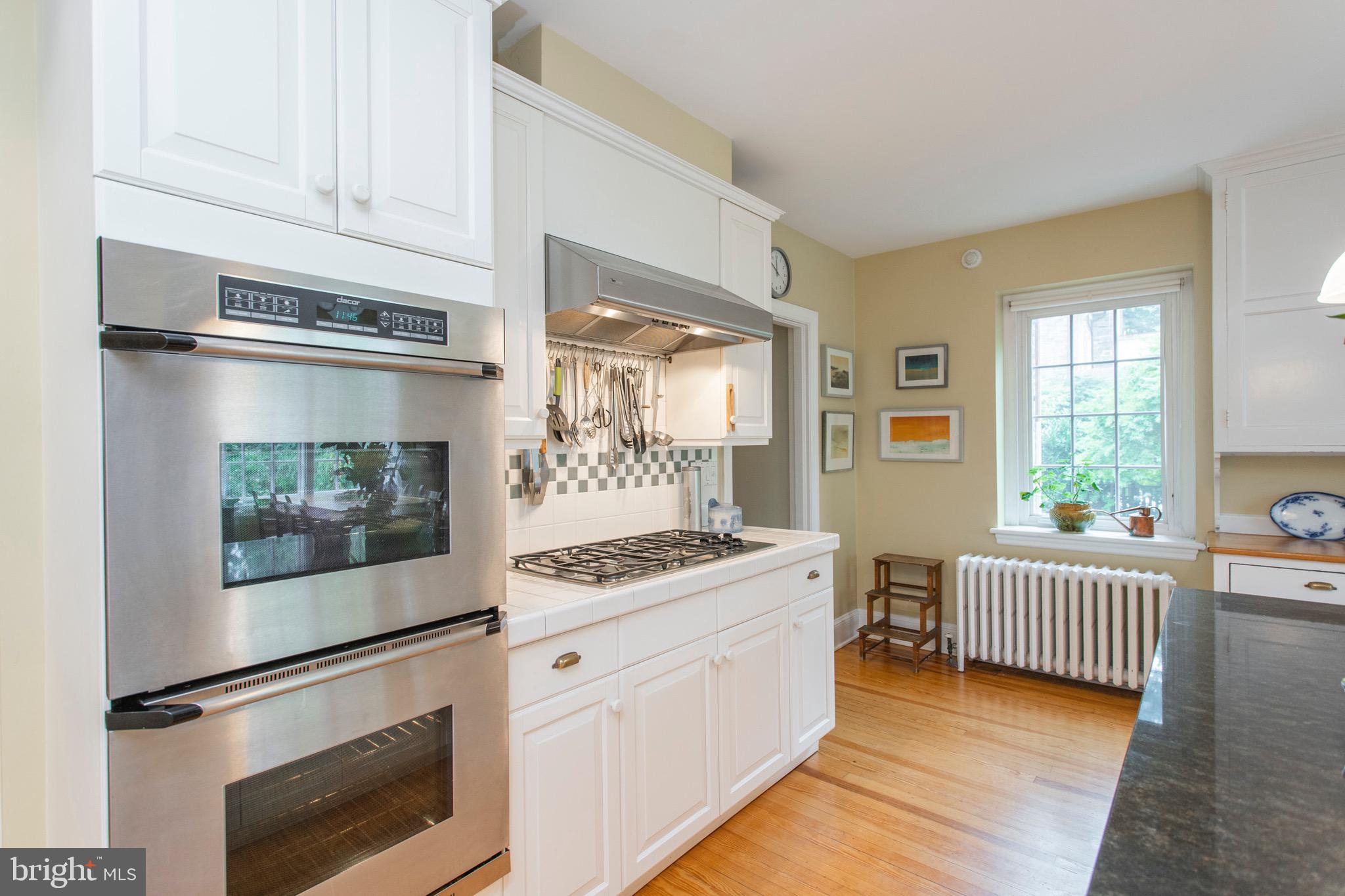 CHESTNUT HILL - Residential