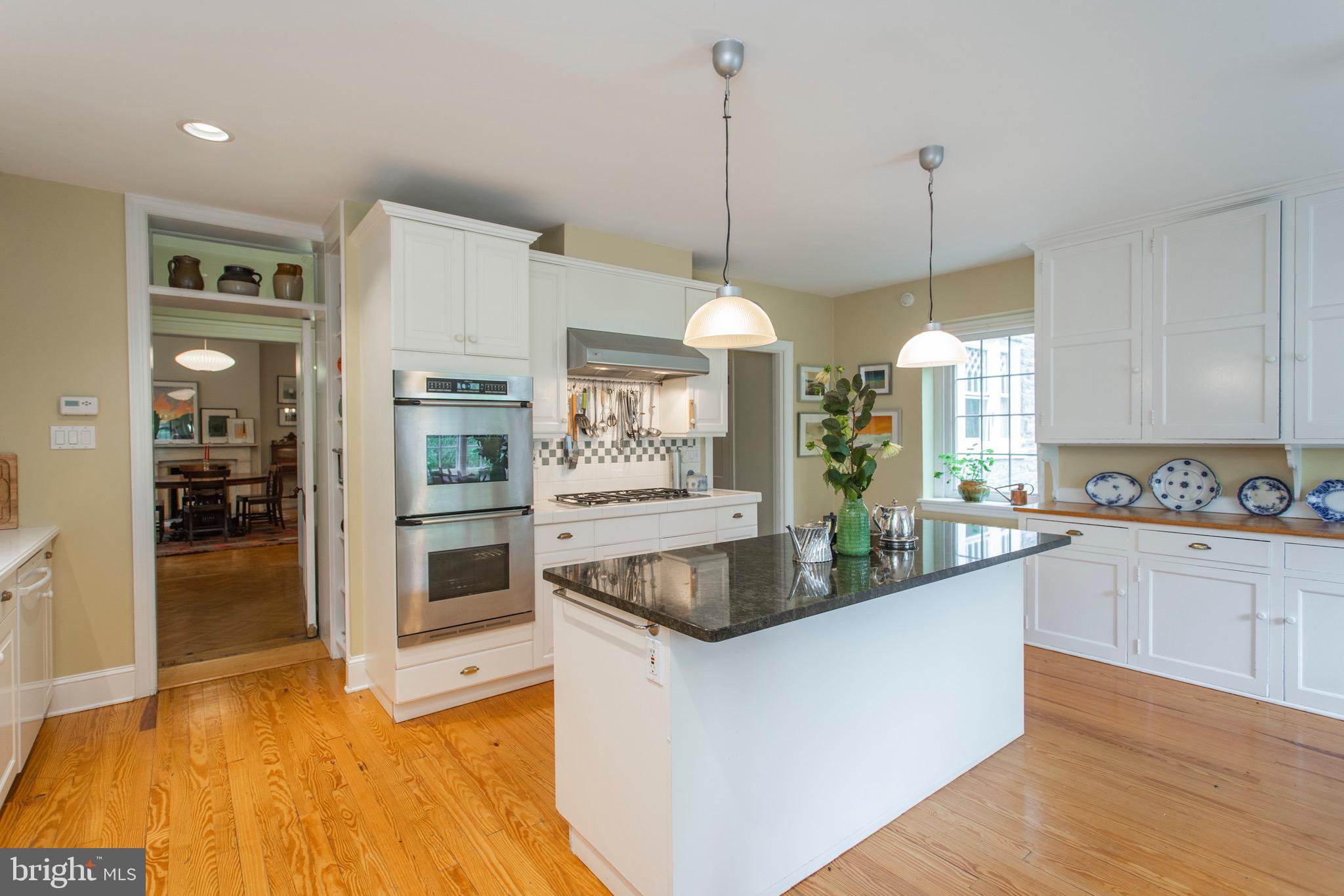 CHESTNUT HILL - Residential