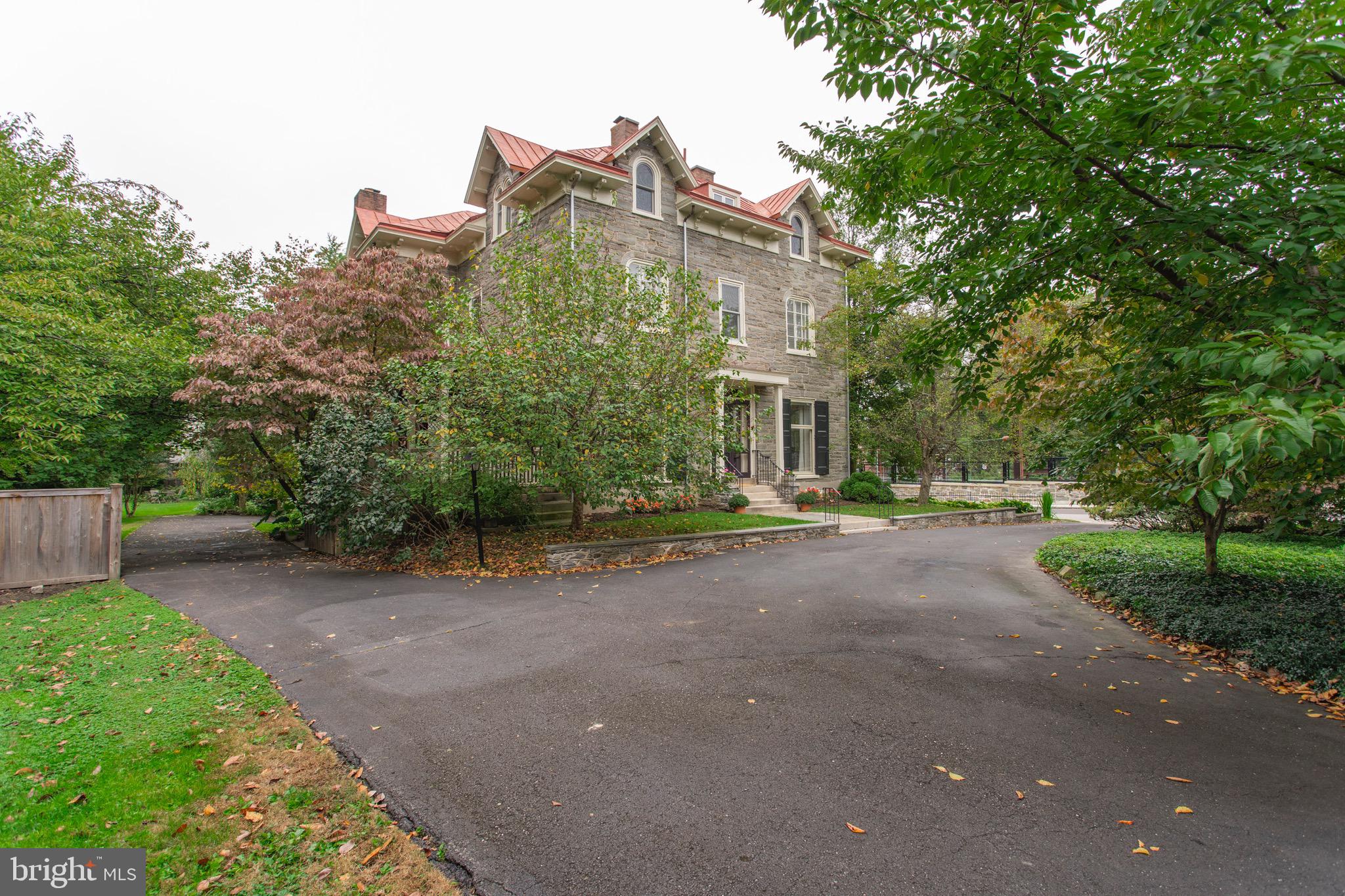 CHESTNUT HILL - Residential