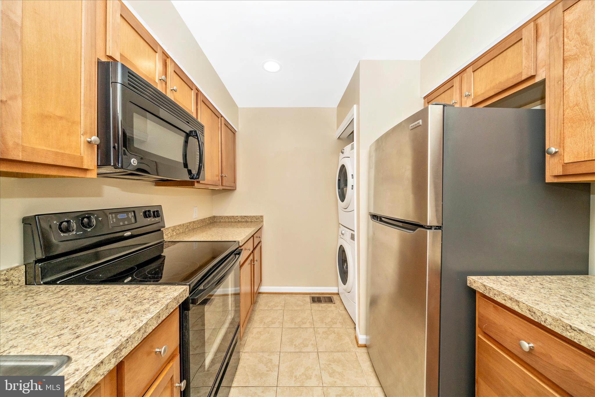 THE GABLES ON TUCKERMAN - Residential