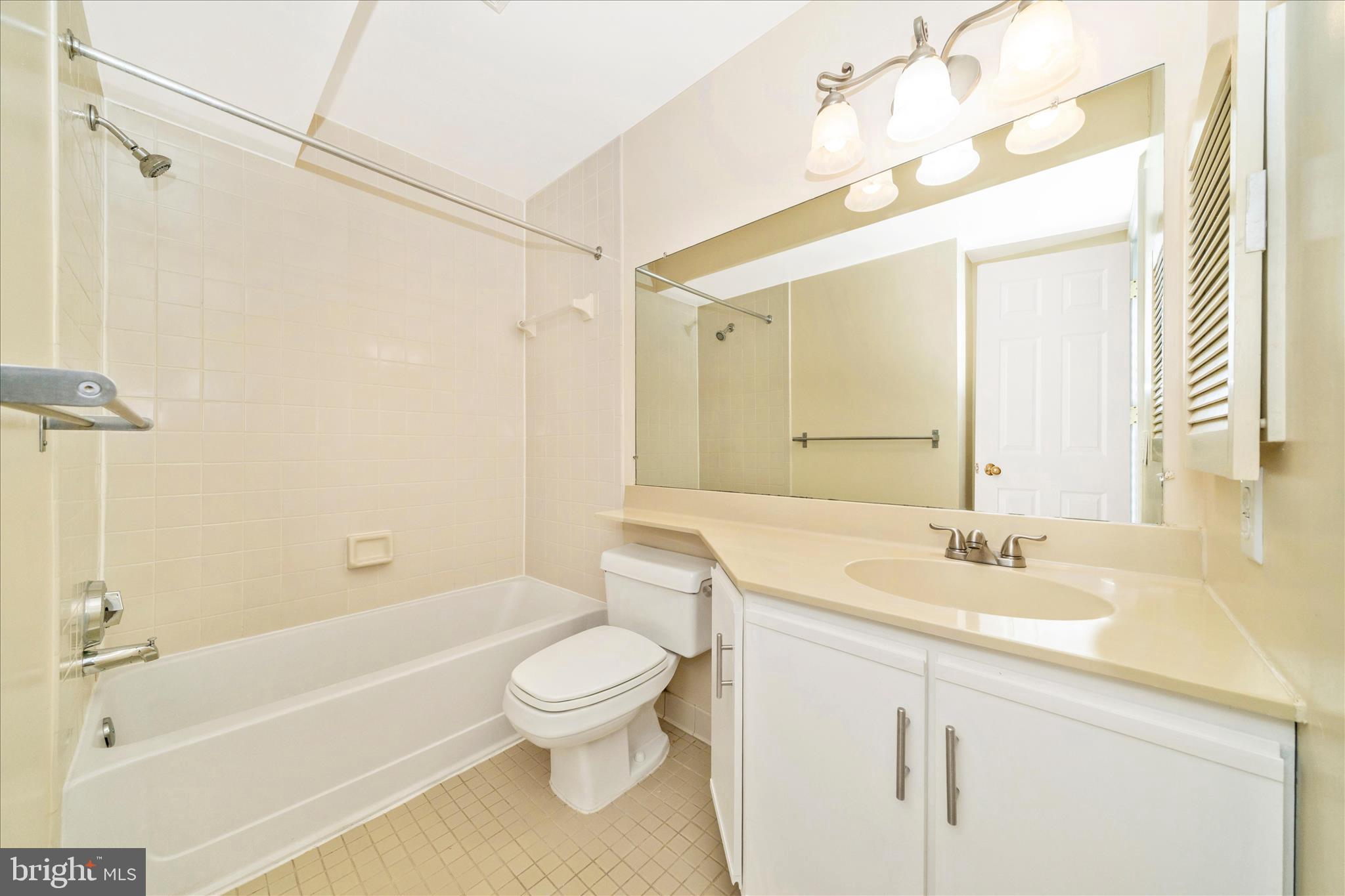 THE GABLES ON TUCKERMAN - Residential