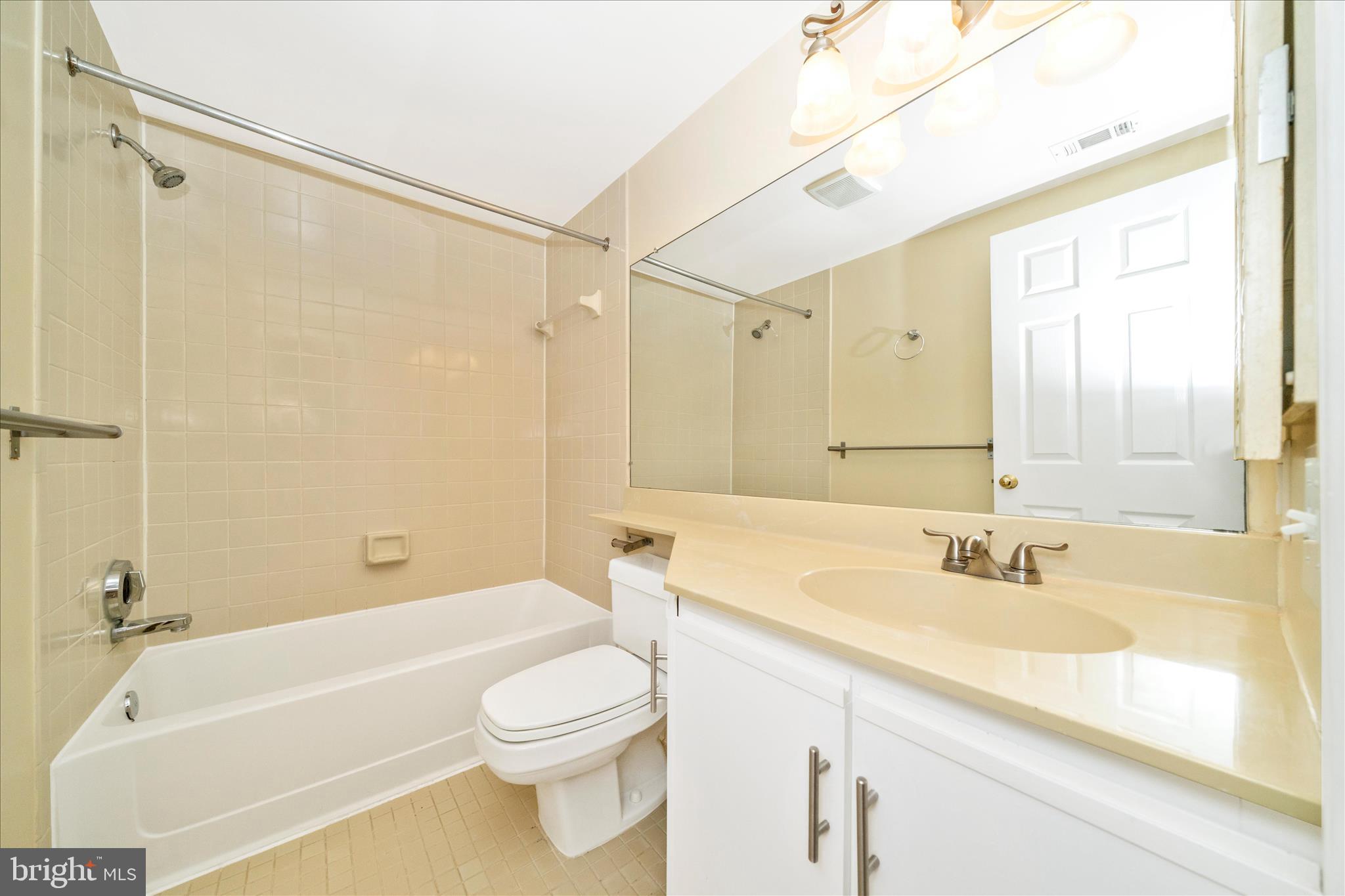 THE GABLES ON TUCKERMAN - Residential