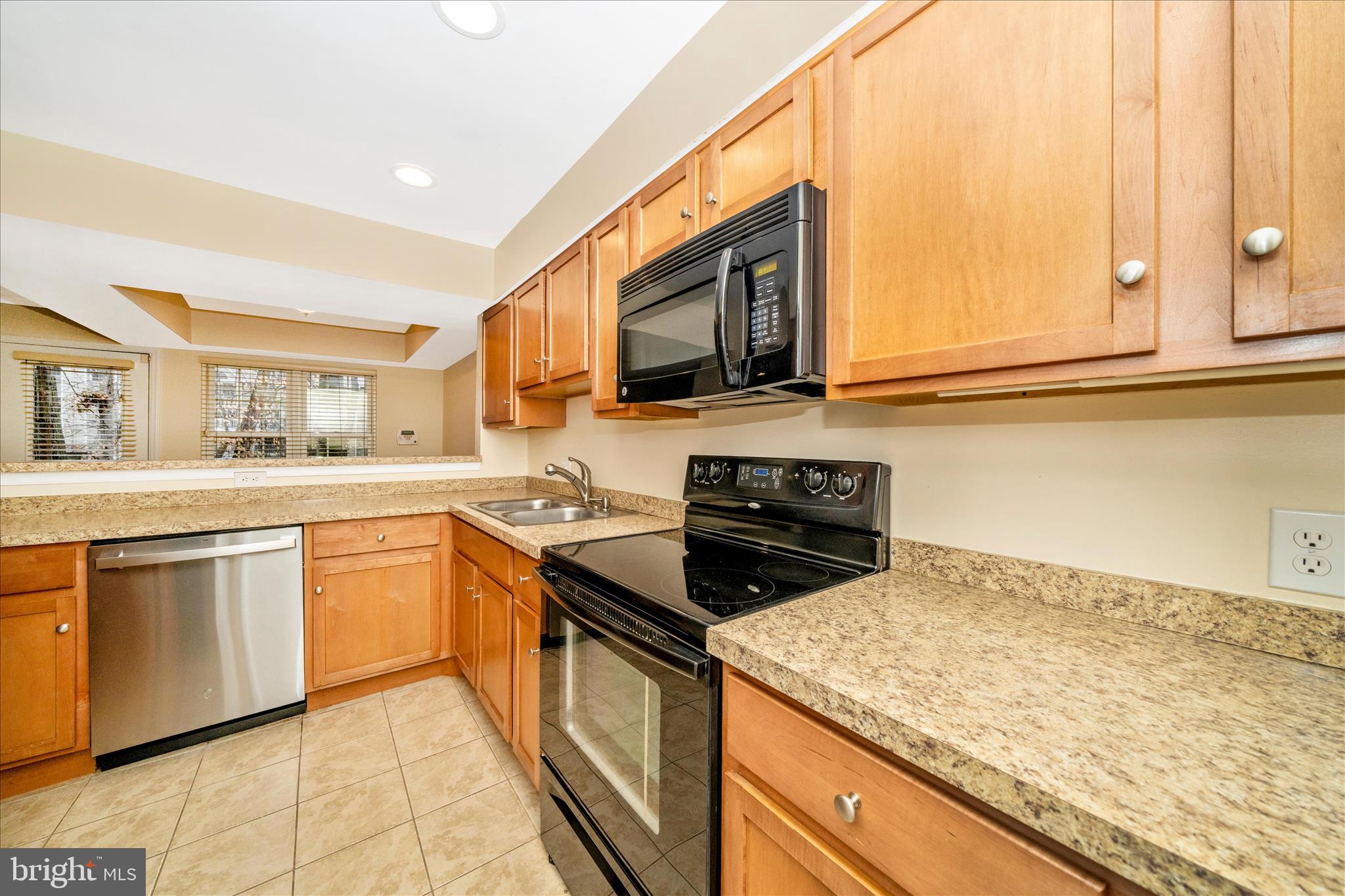 THE GABLES ON TUCKERMAN - Residential