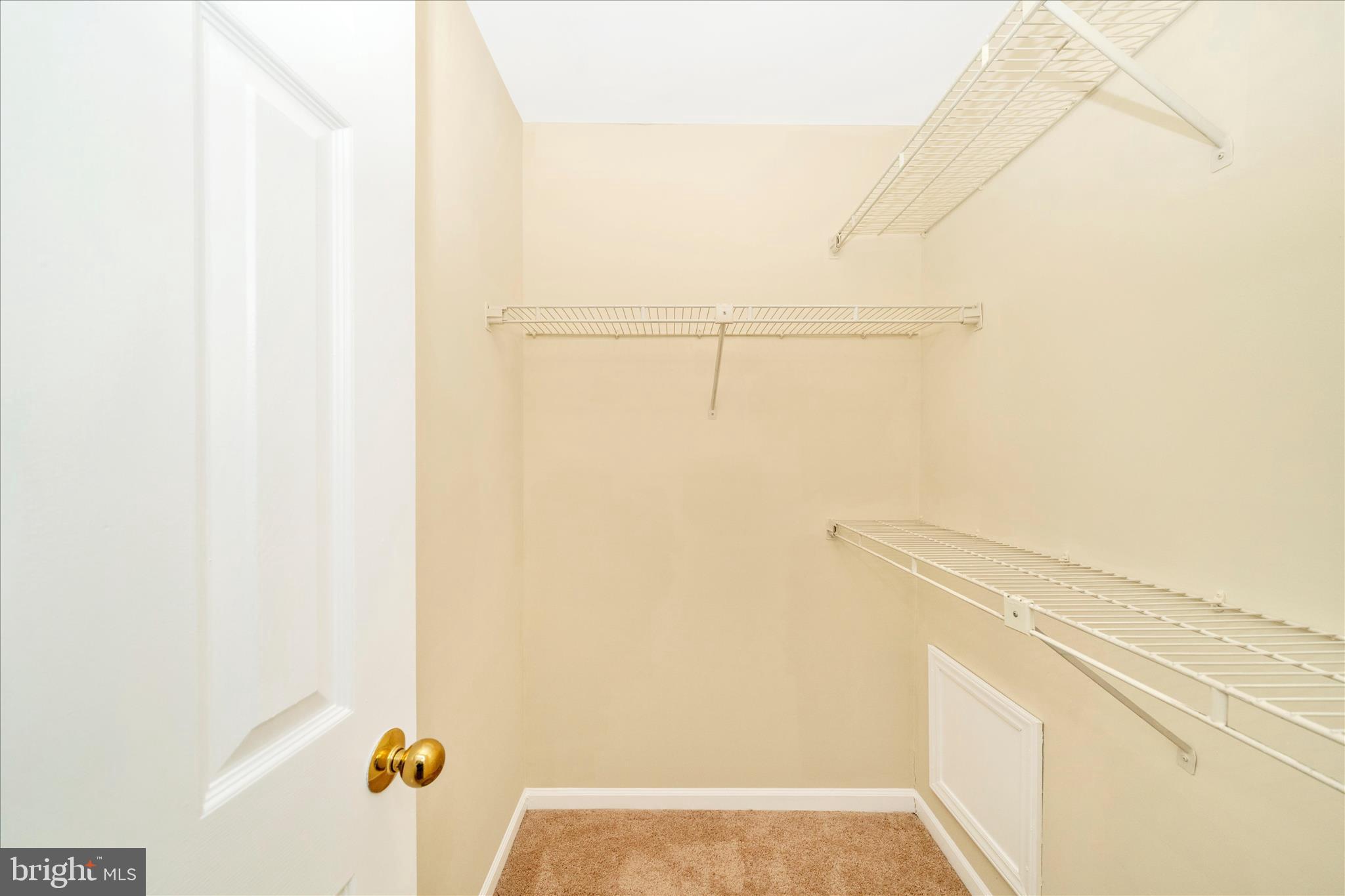 THE GABLES ON TUCKERMAN - Residential