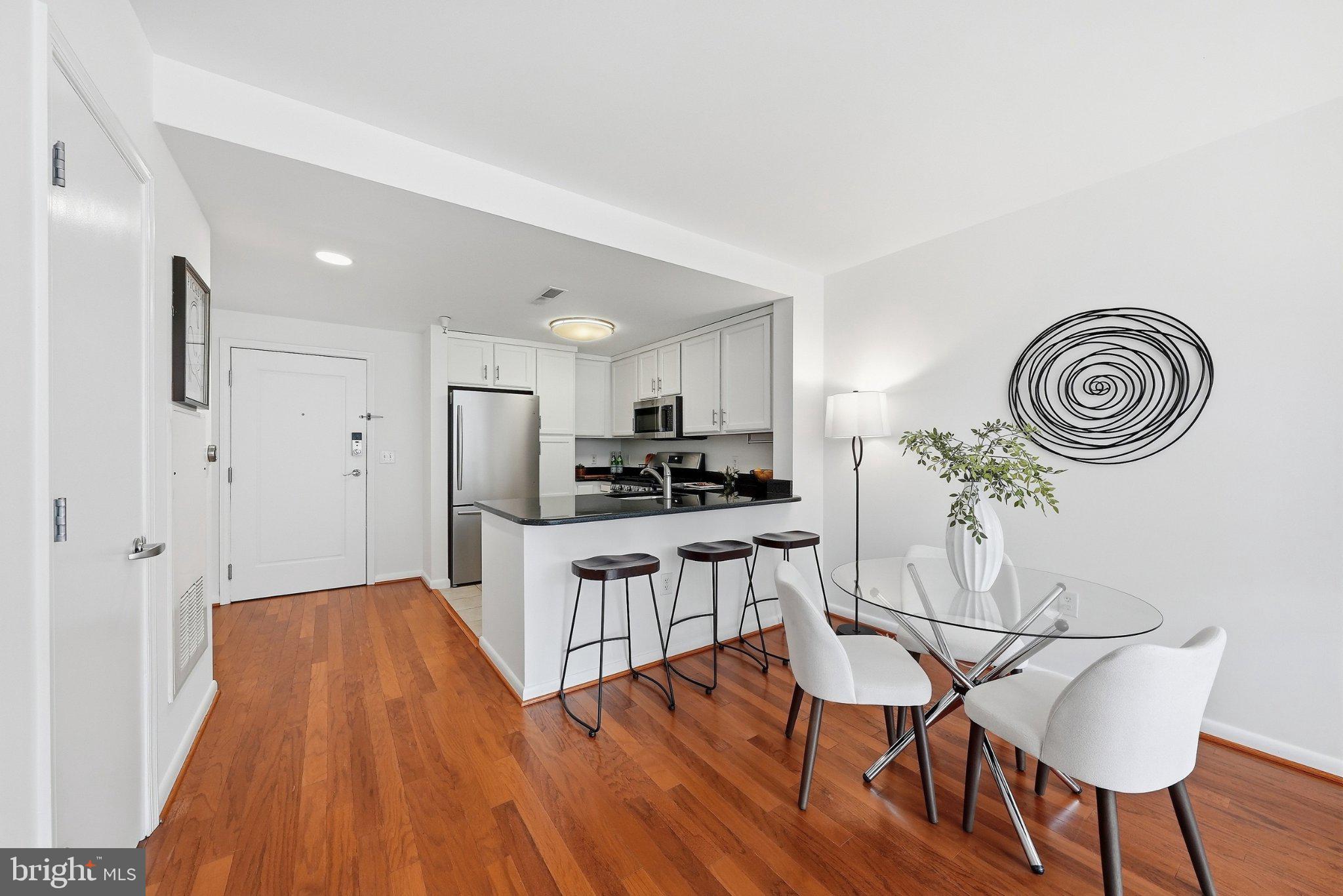 355 I STREET SW S406