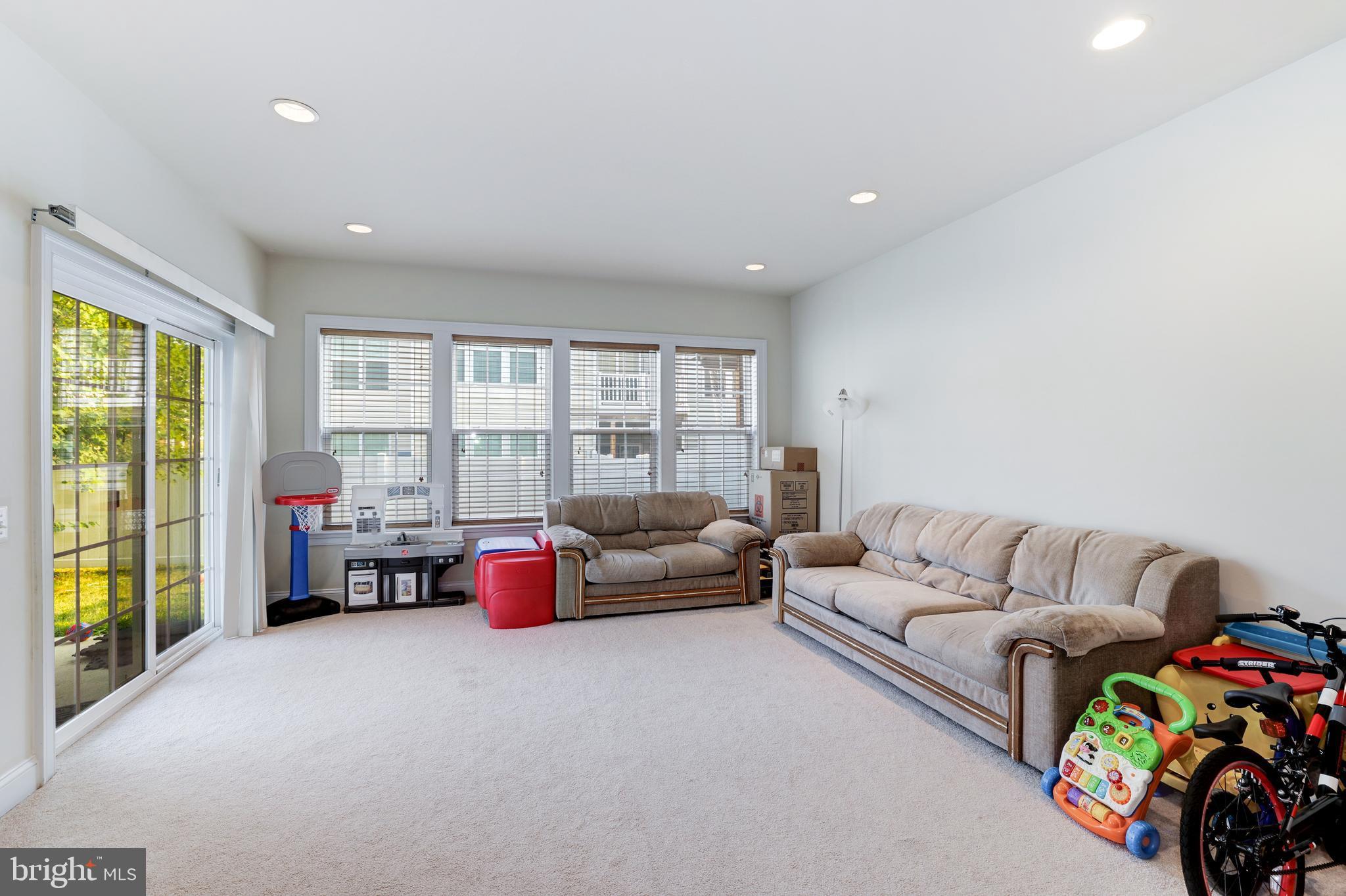 CHANTILLY - Residential Lease