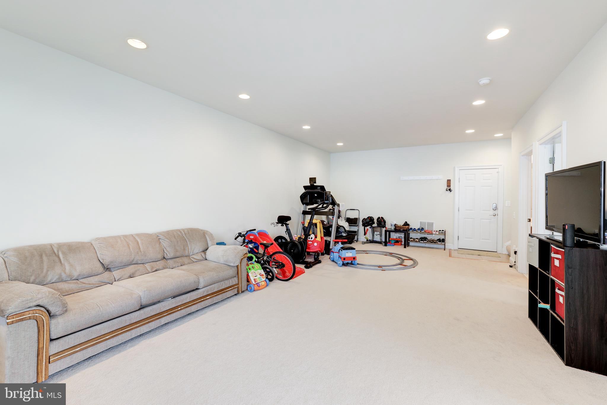 CHANTILLY - Residential Lease