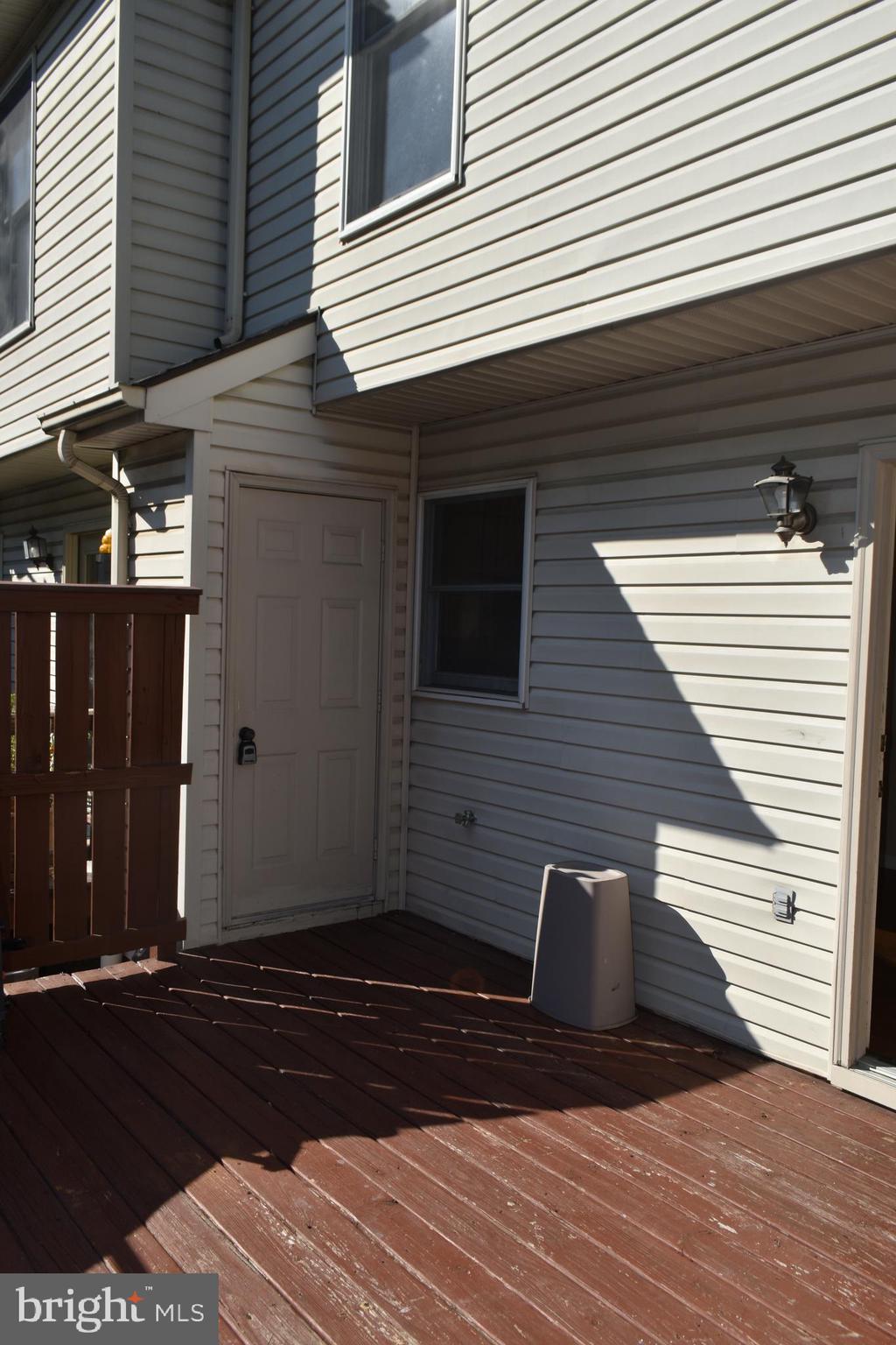 HAMPDEN COURT - Residential Lease