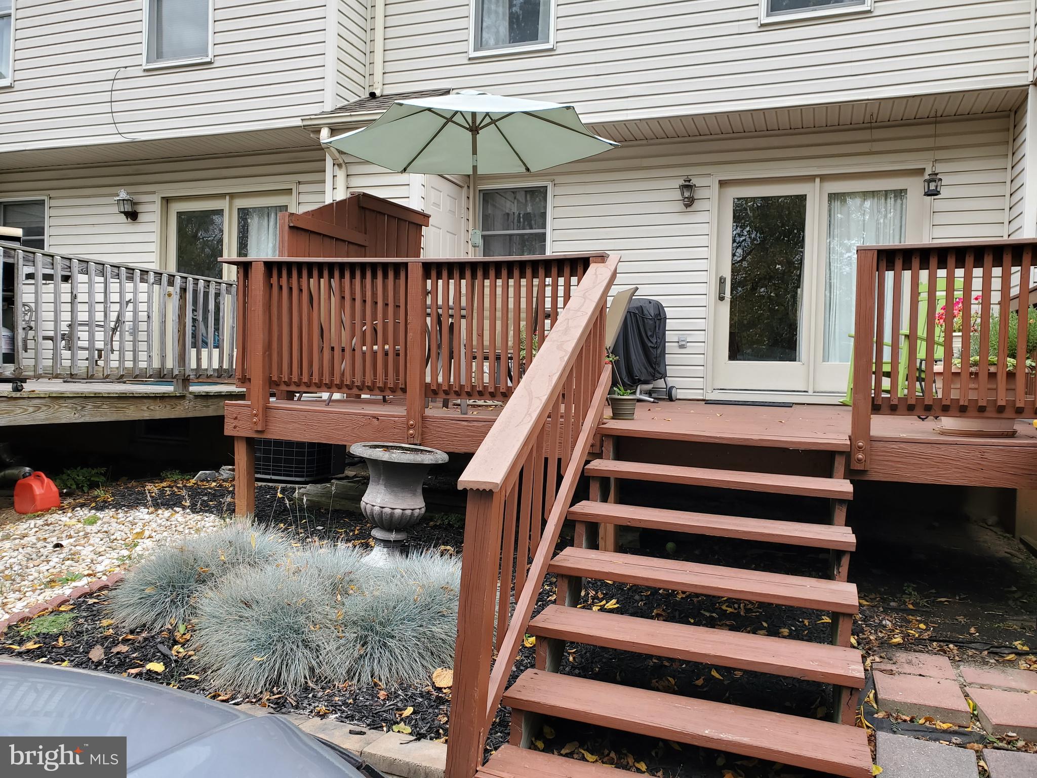 HAMPDEN COURT - Residential Lease