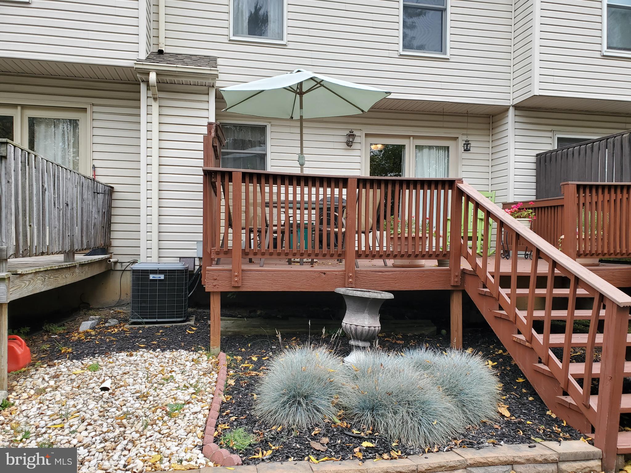 HAMPDEN COURT - Residential Lease