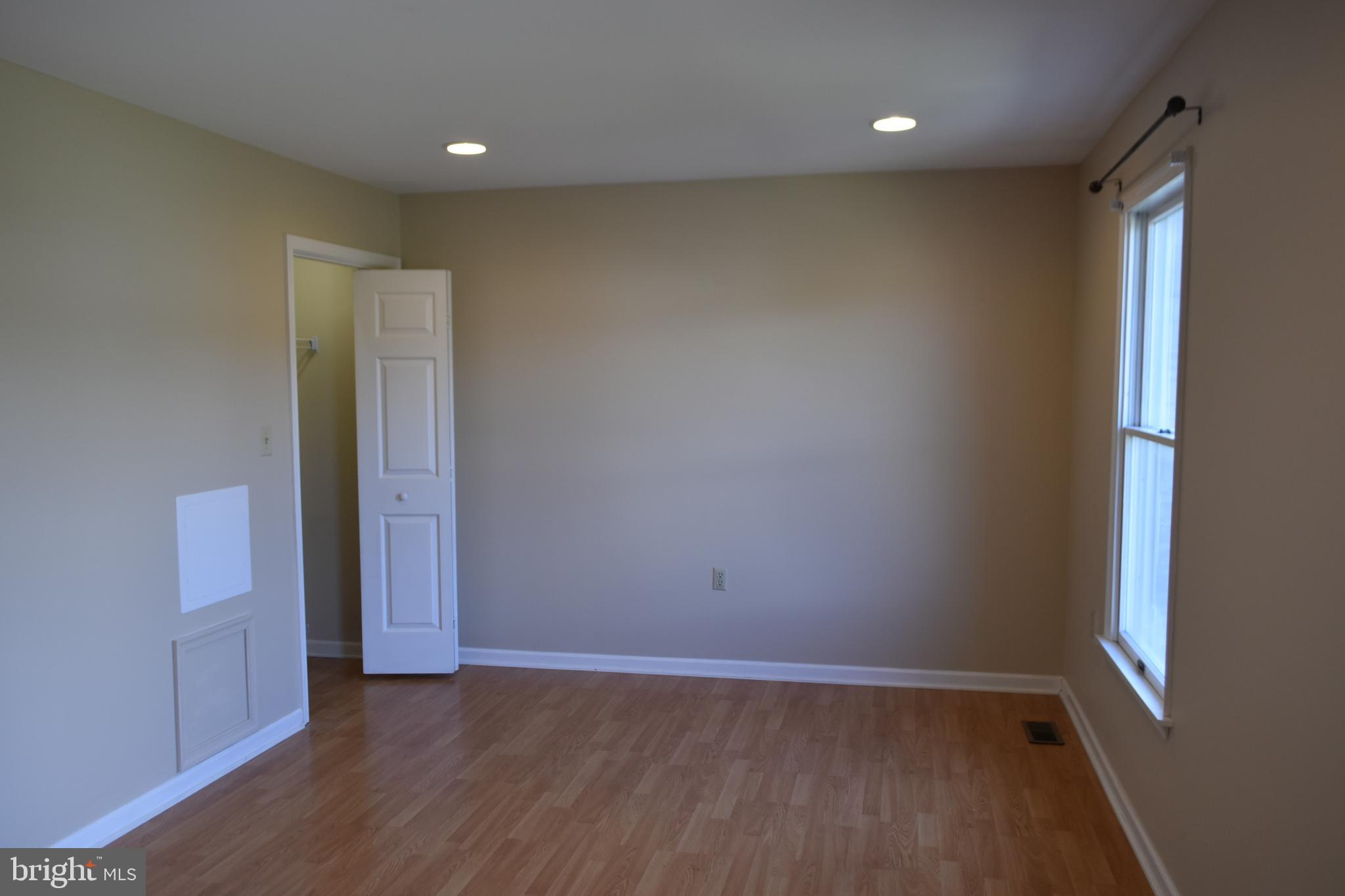 HAMPDEN COURT - Residential Lease