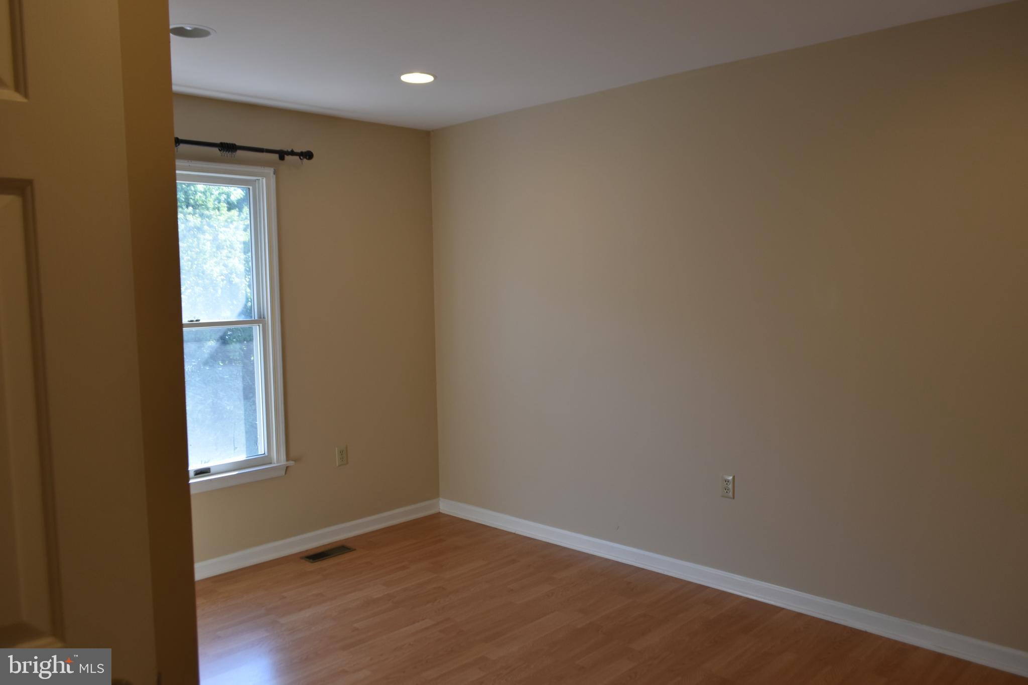 HAMPDEN COURT - Residential Lease