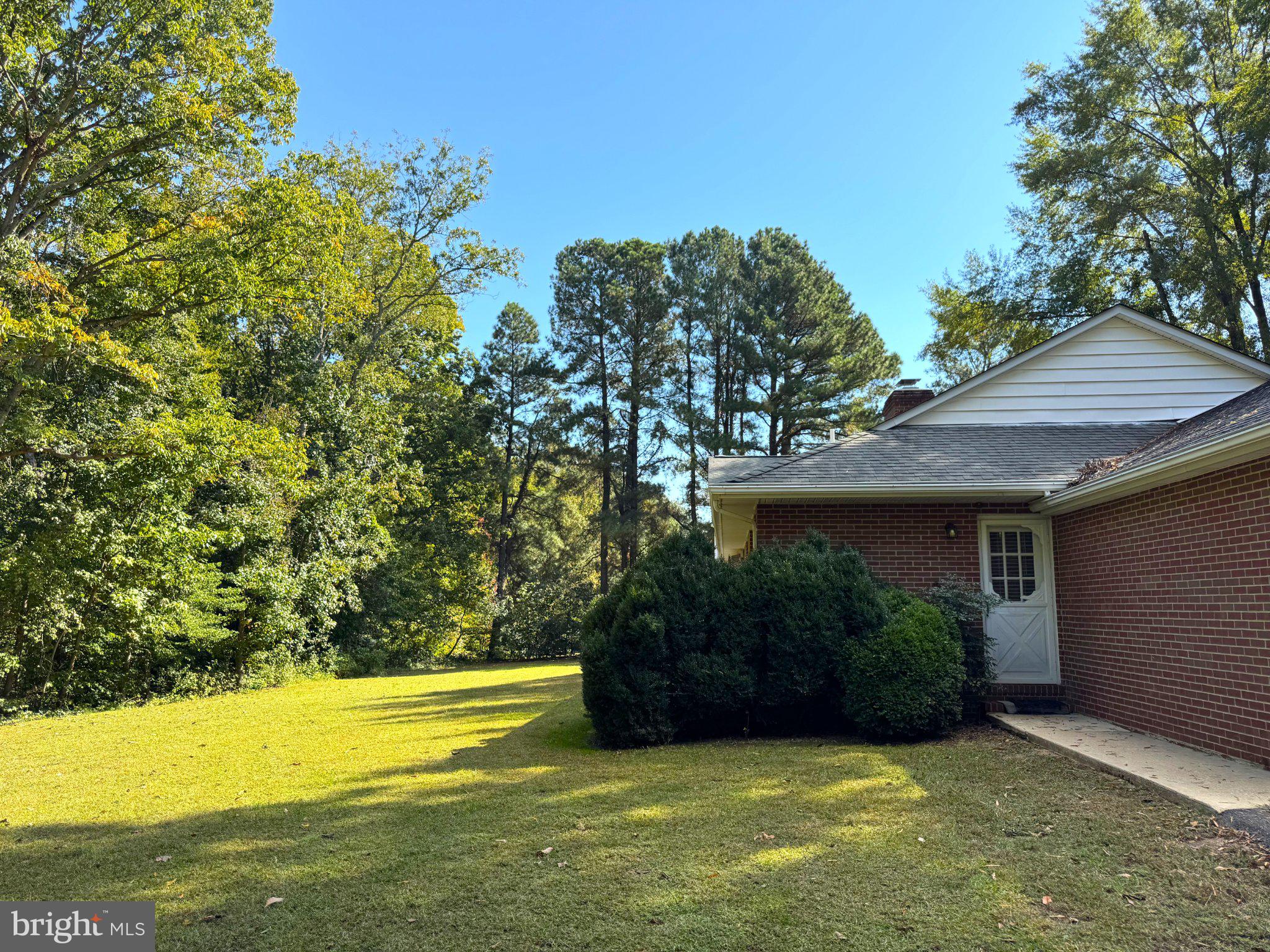 5381 STRAWBERRY LANE