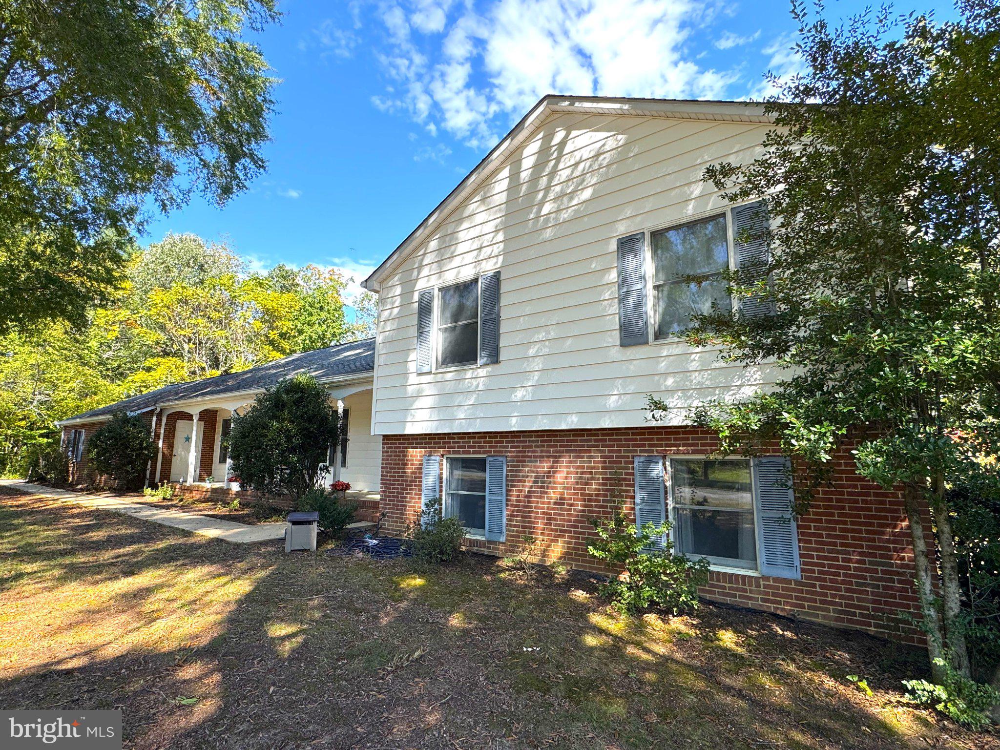 5381 STRAWBERRY LANE