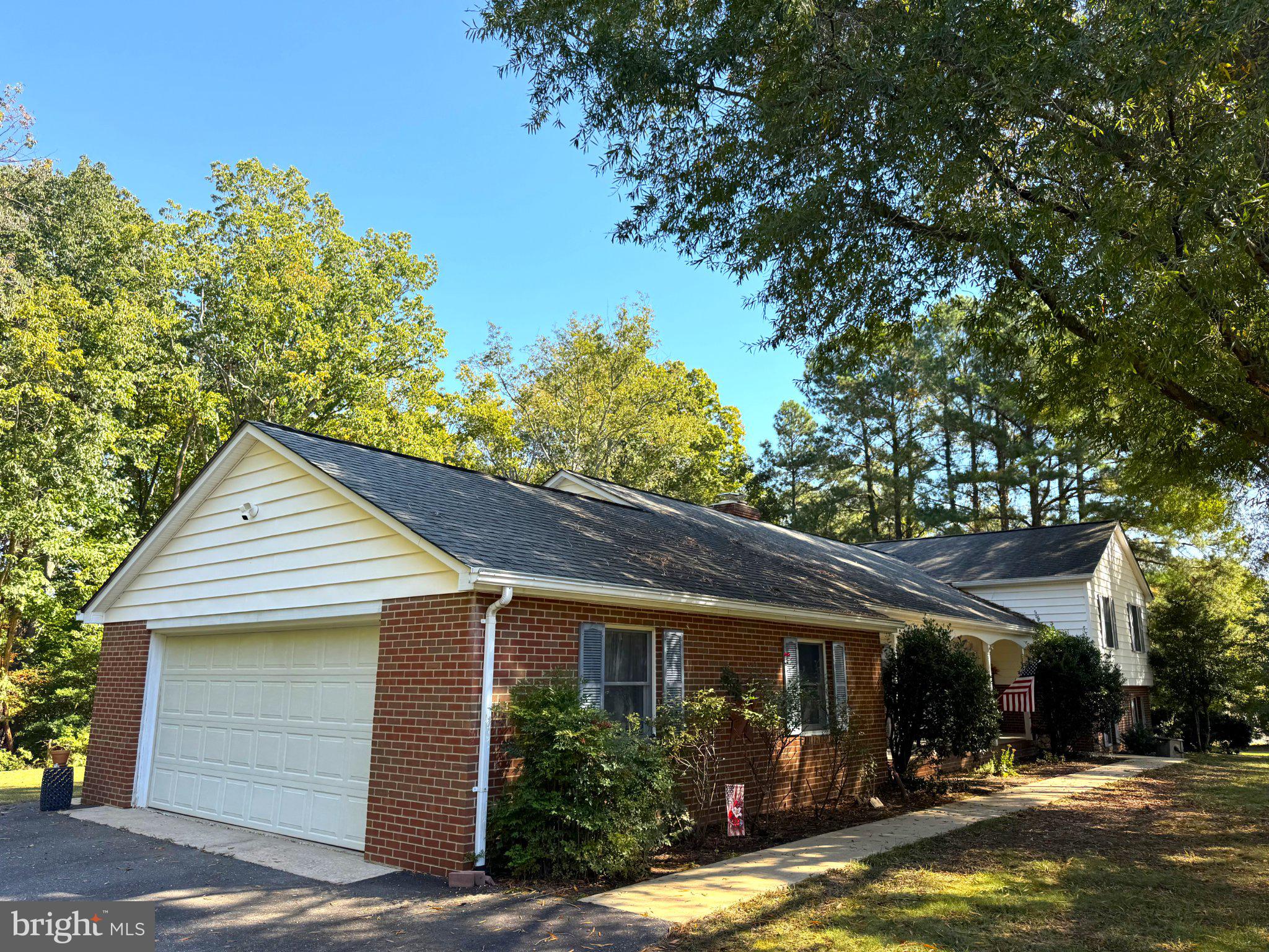 5381 STRAWBERRY LANE