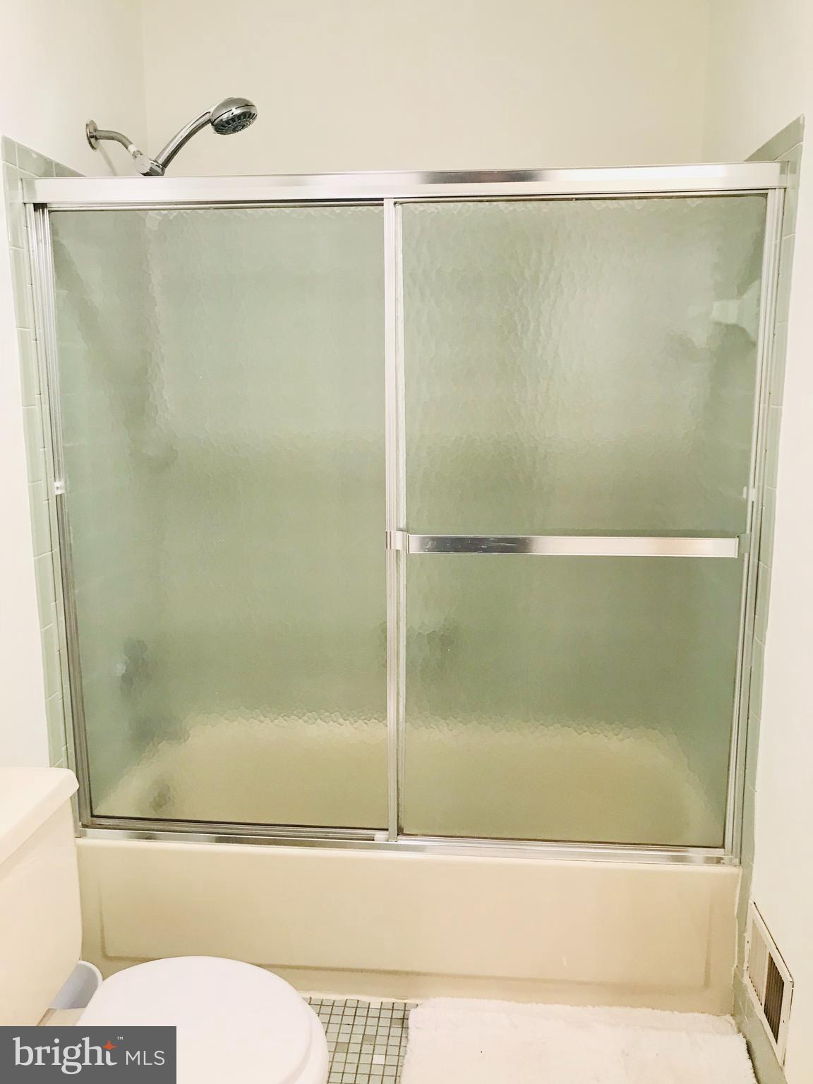 VALLEYBROOK - Residential Lease