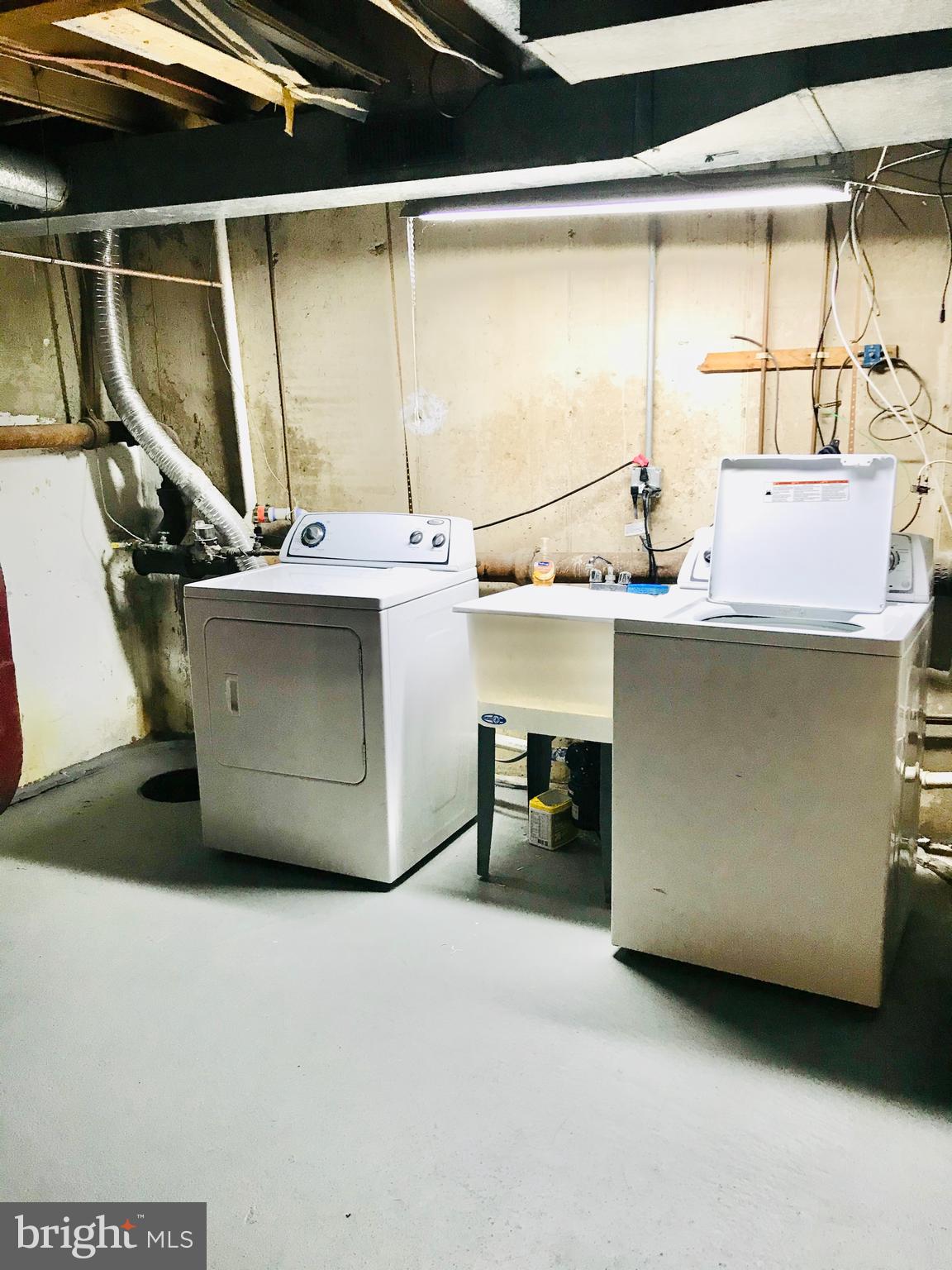 VALLEYBROOK - Residential Lease