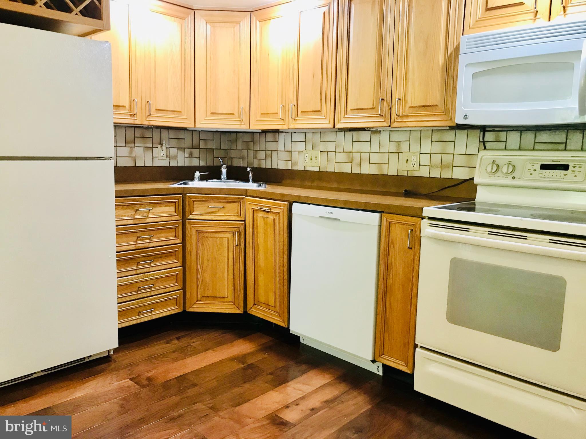 VALLEYBROOK - Residential Lease