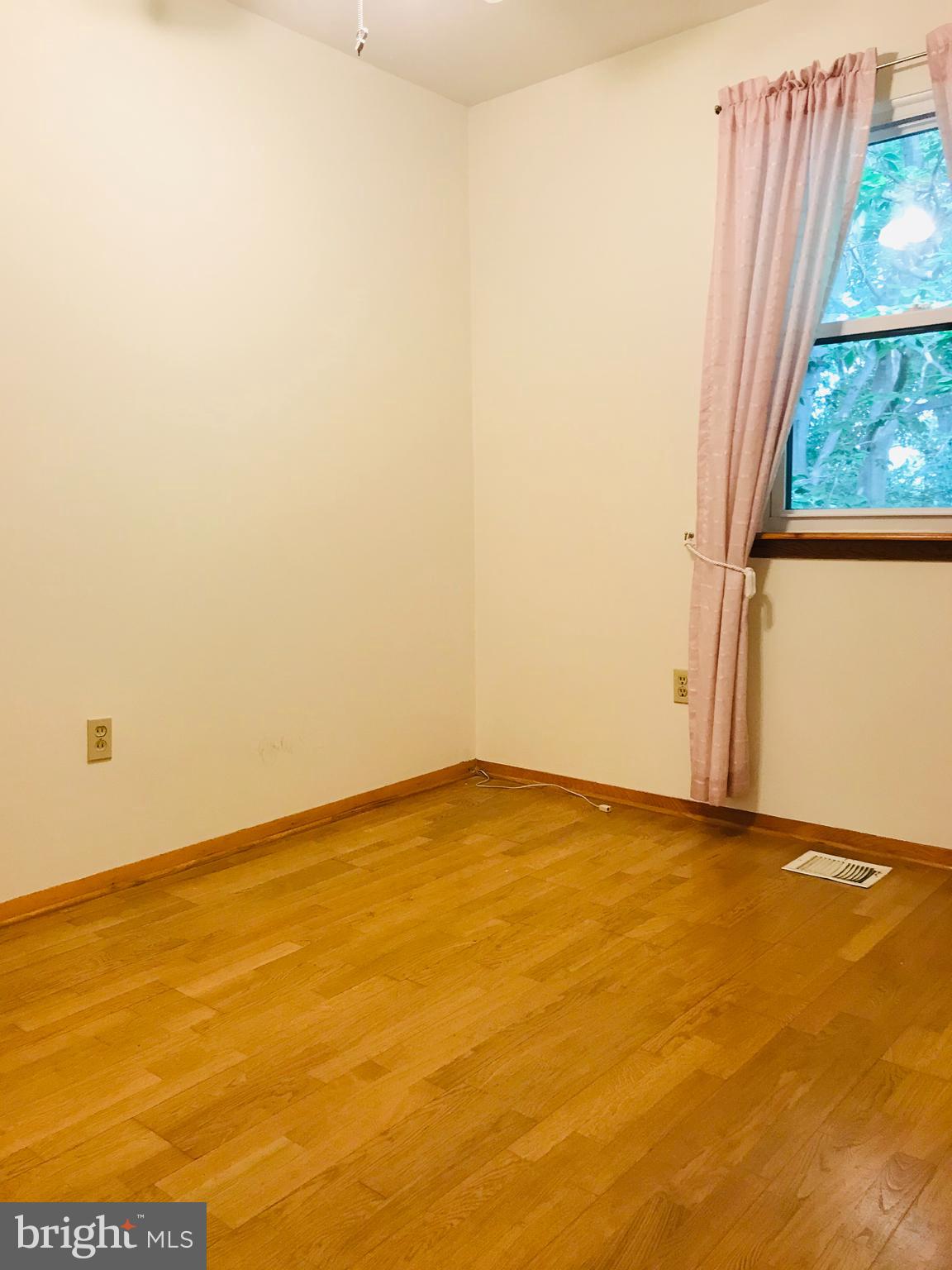 VALLEYBROOK - Residential Lease