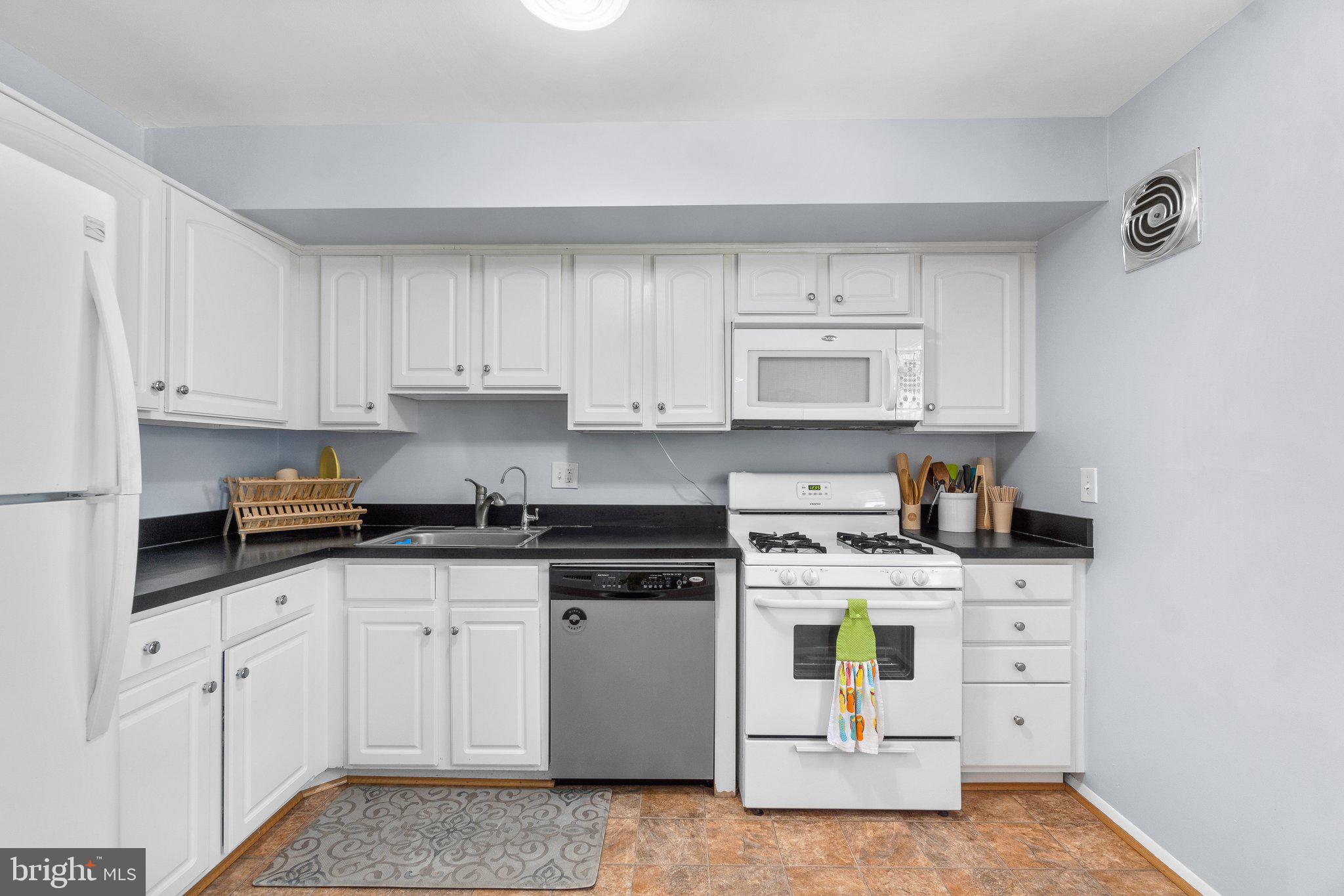 VILLAGES OF HOMELAND - Residential