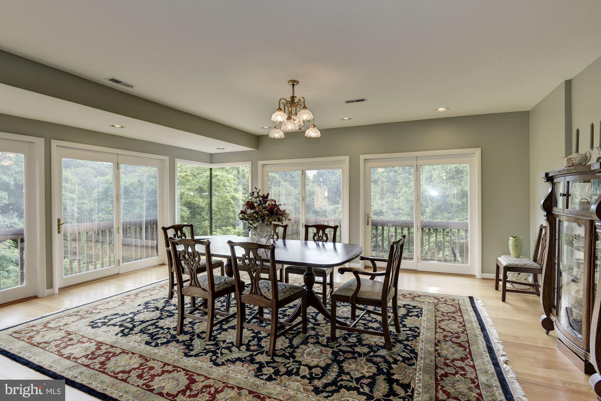 HOBBITS GLEN - Residential