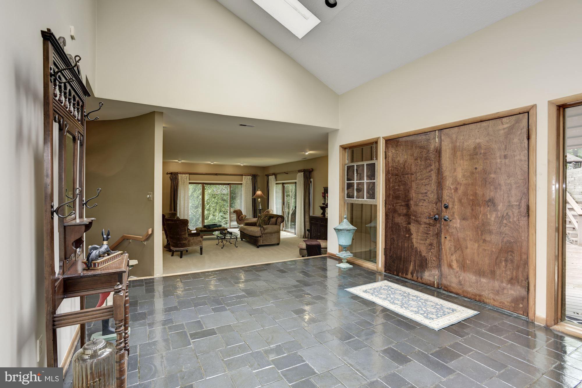 HOBBITS GLEN - Residential