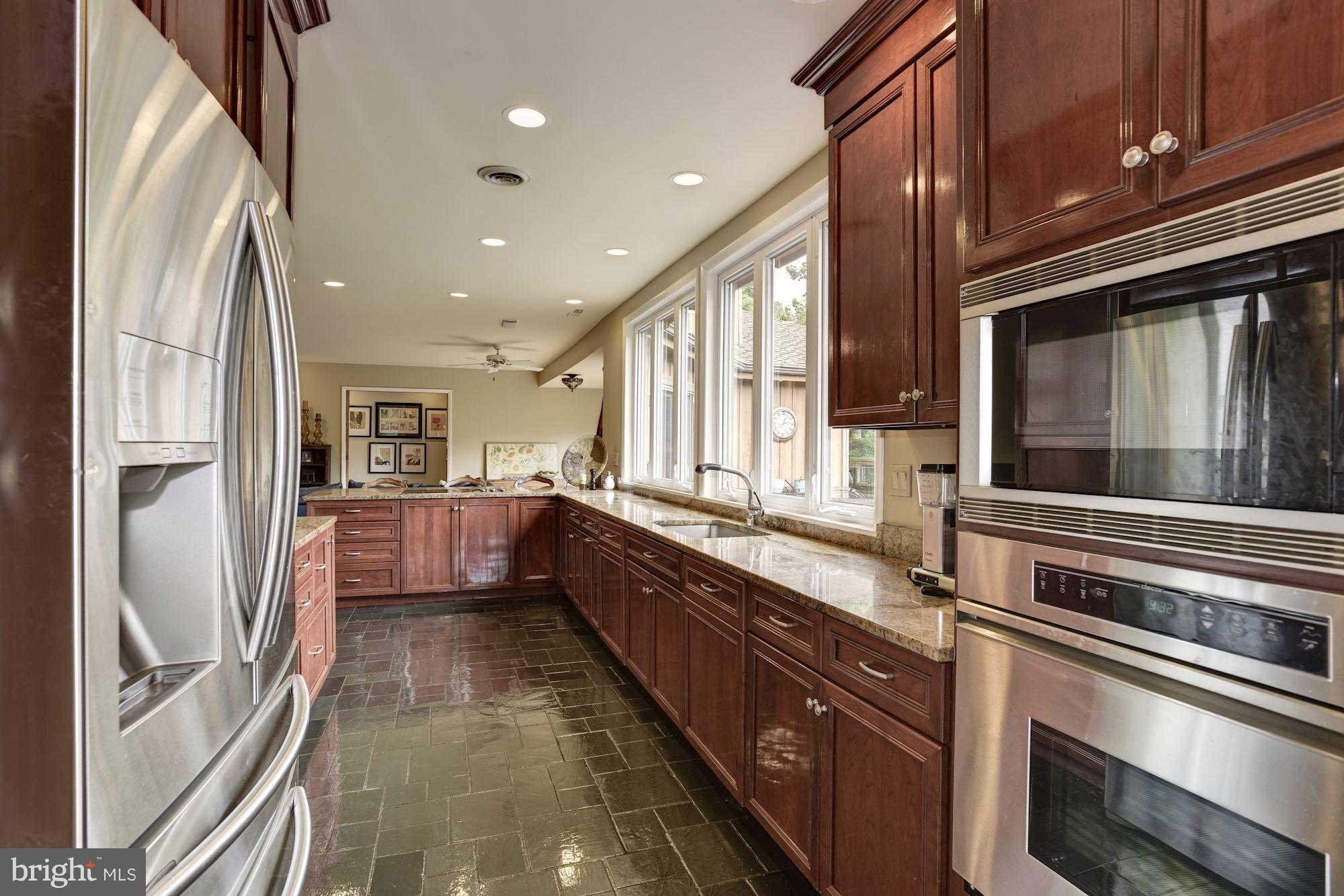 HOBBITS GLEN - Residential