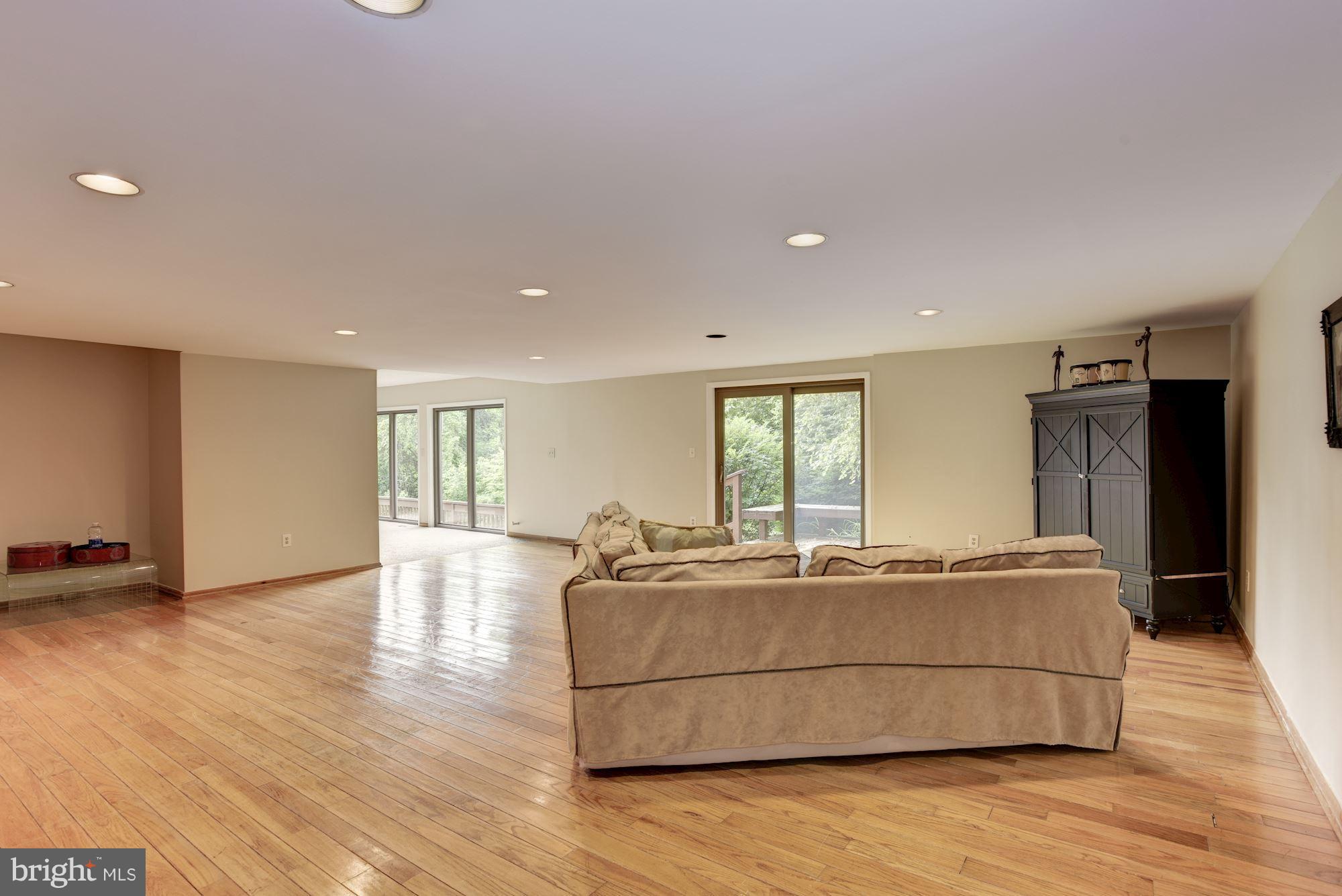 HOBBITS GLEN - Residential