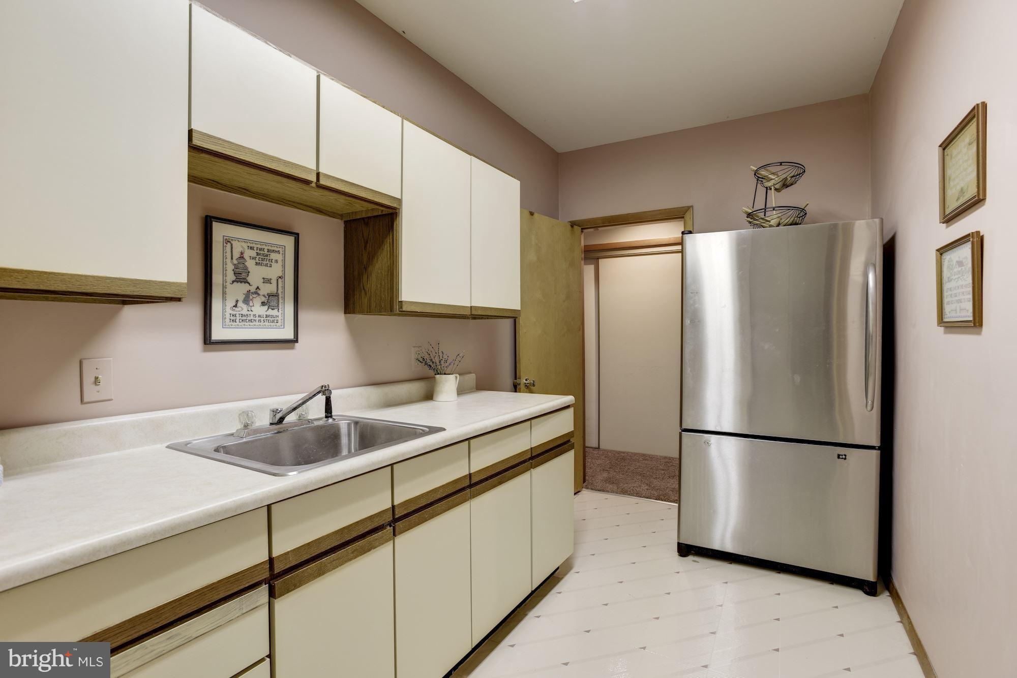 HOBBITS GLEN - Residential