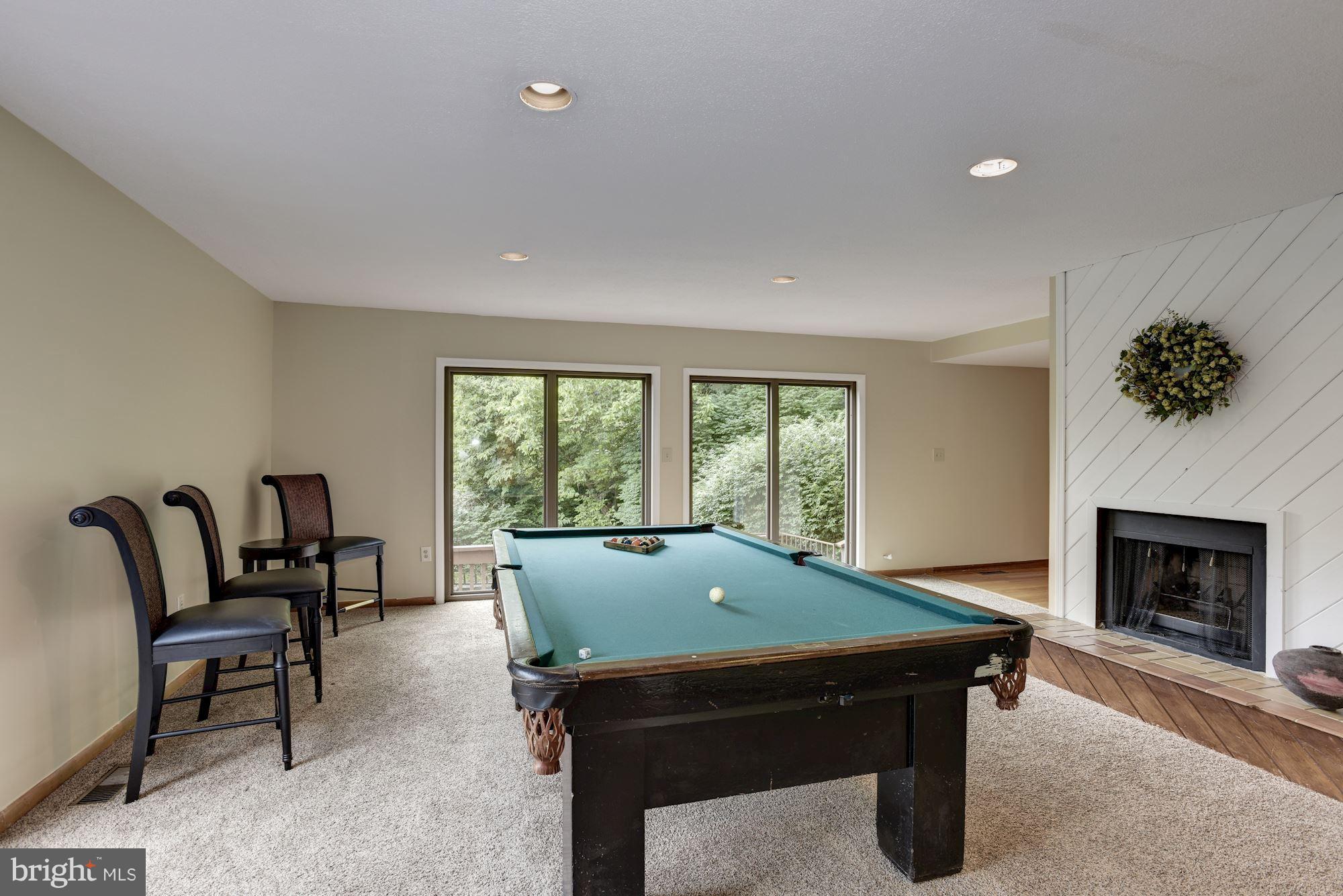 HOBBITS GLEN - Residential