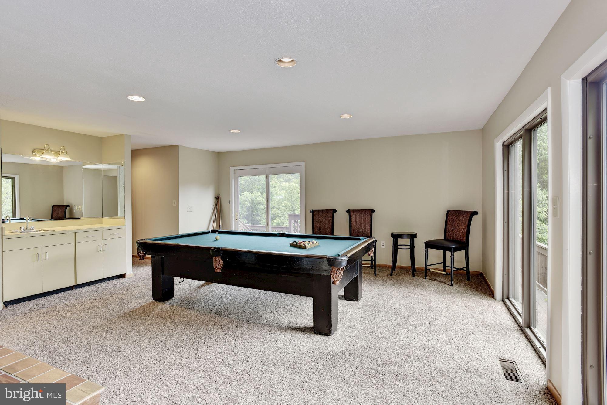 HOBBITS GLEN - Residential