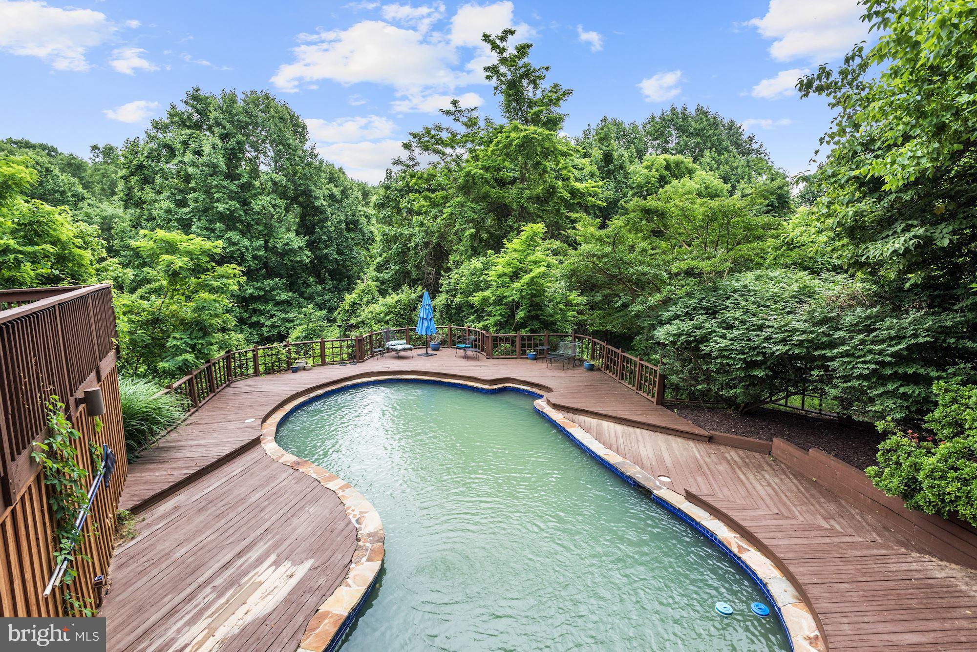 HOBBITS GLEN - Residential