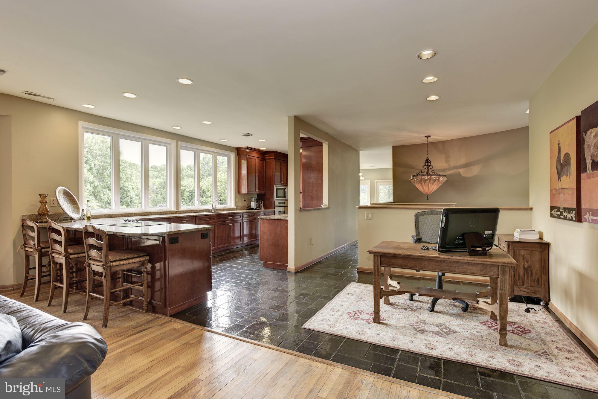 HOBBITS GLEN - Residential