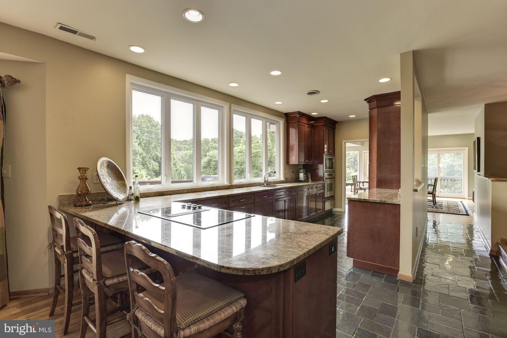 HOBBITS GLEN - Residential