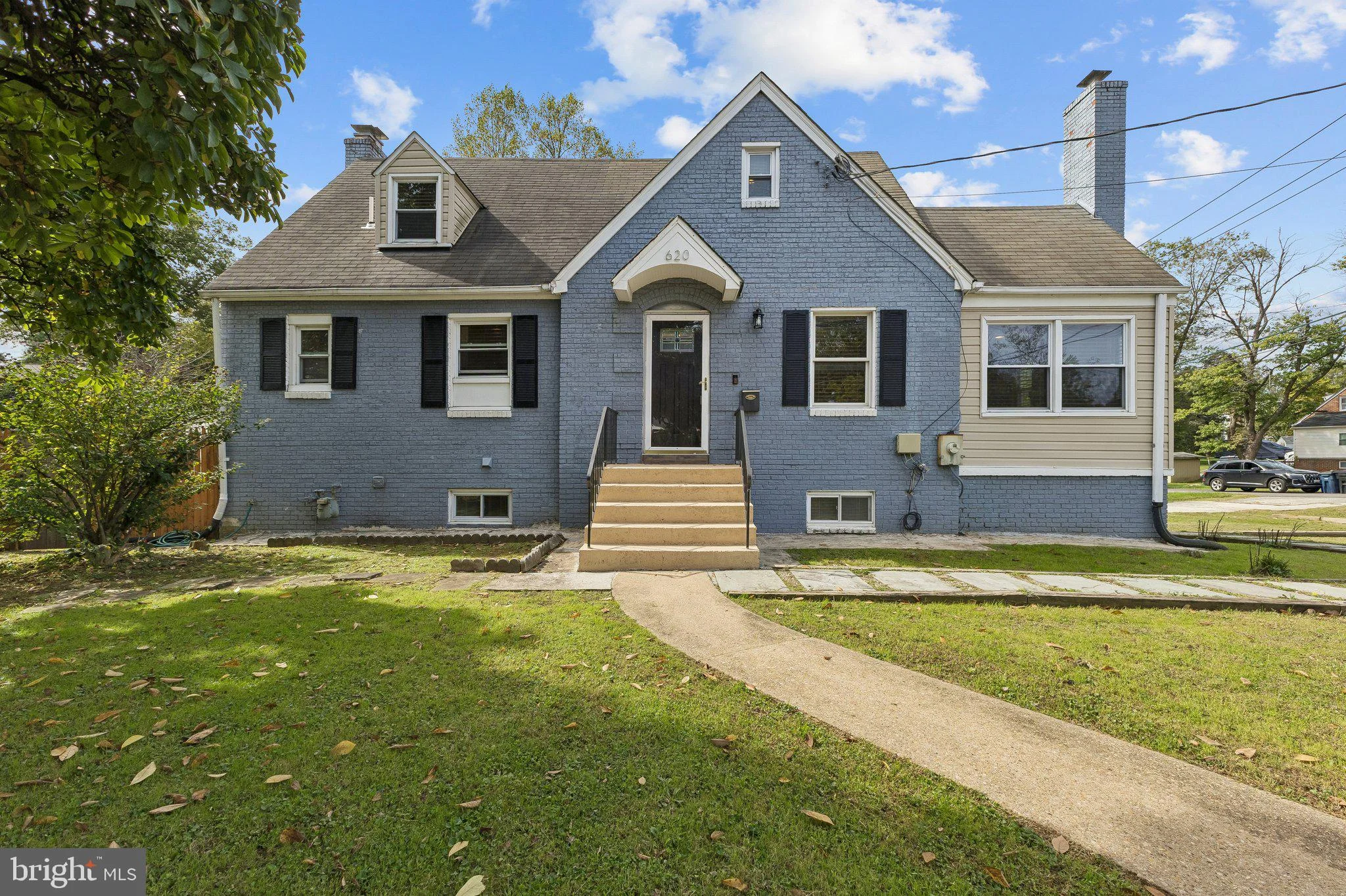 620 University Boulevard W