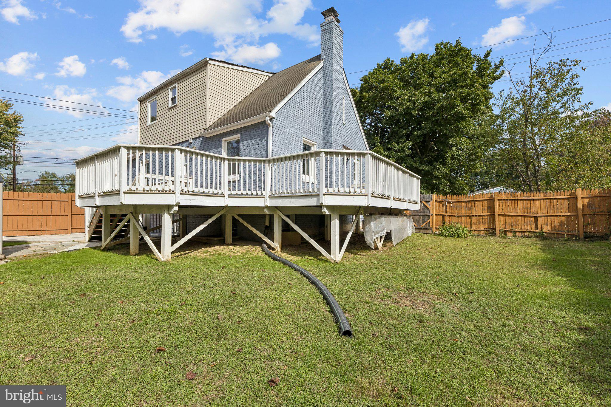 620 UNIVERSITY BOULEVARD W