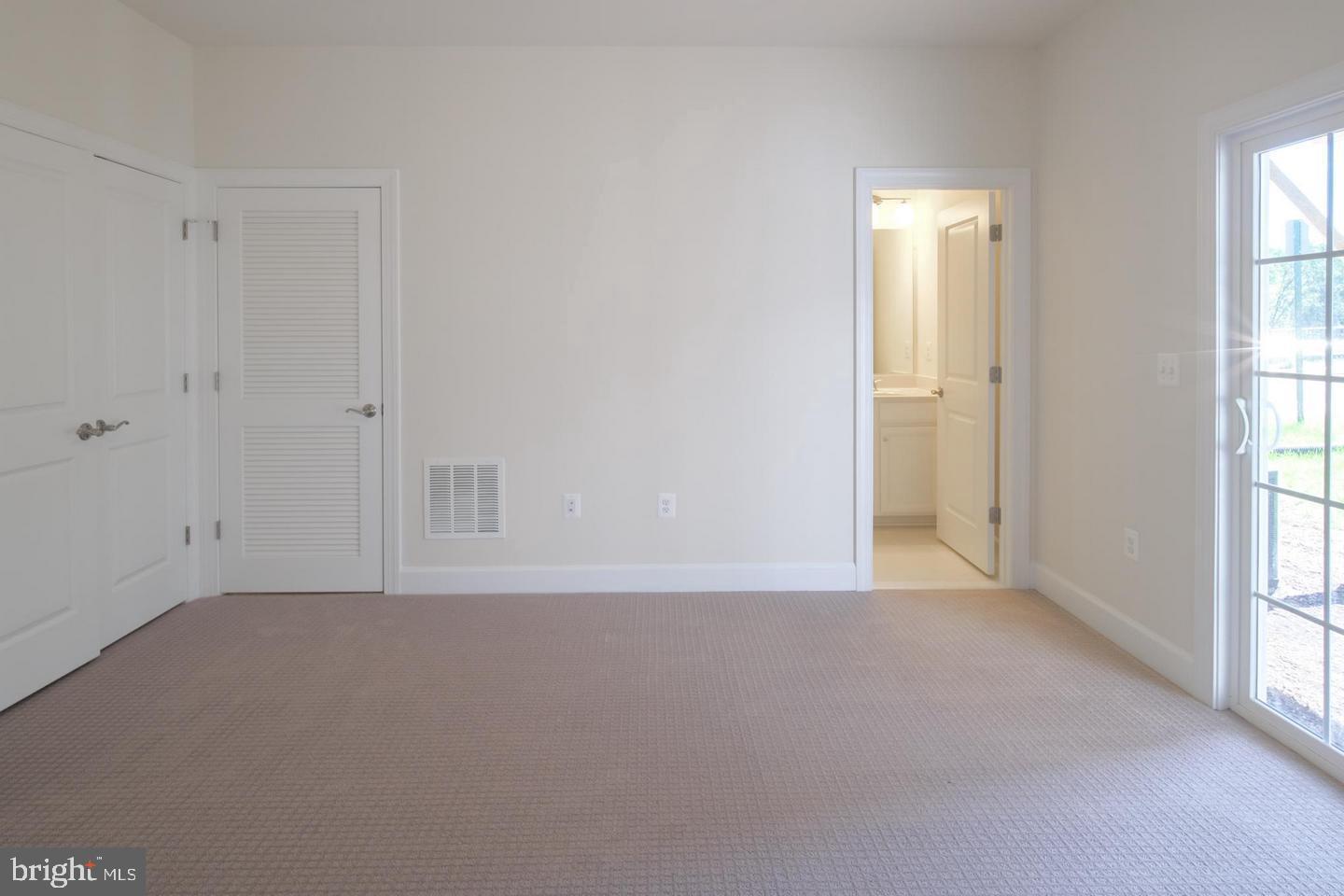 HAYMARKET CROSSING - Residential Lease