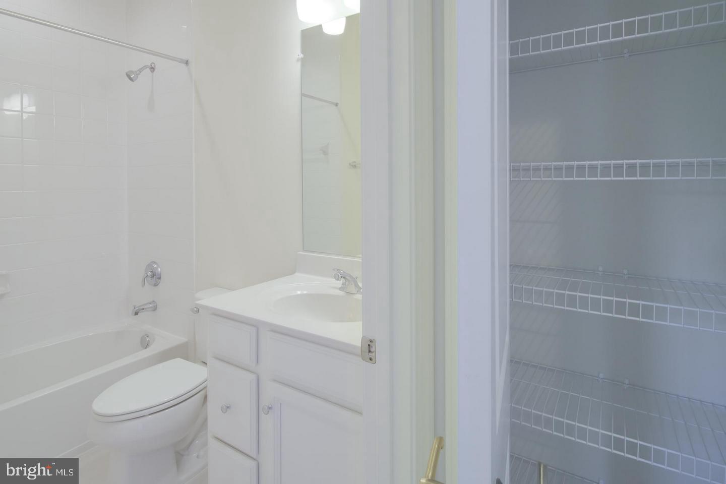 HAYMARKET CROSSING - Residential Lease