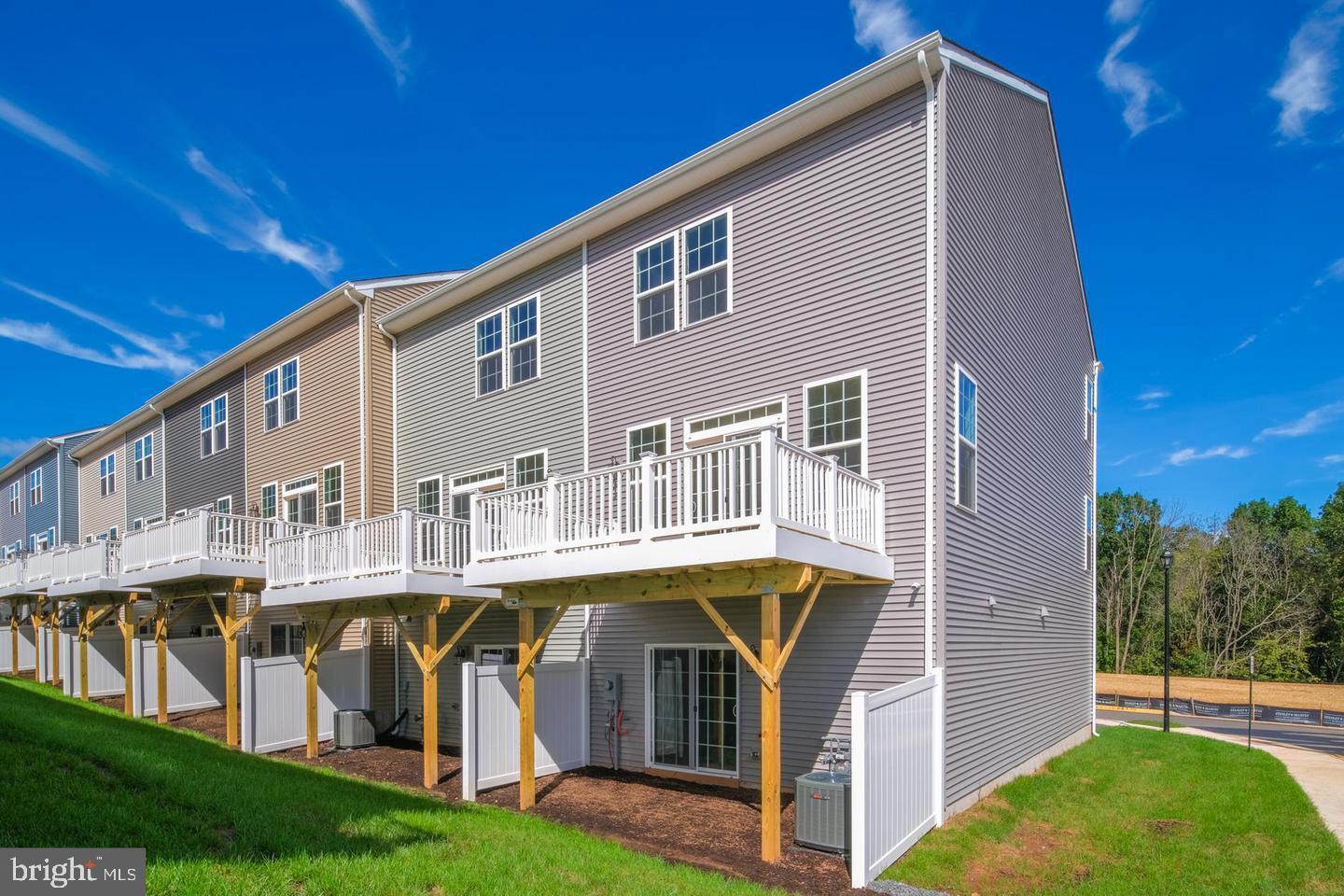 HAYMARKET CROSSING - Residential Lease