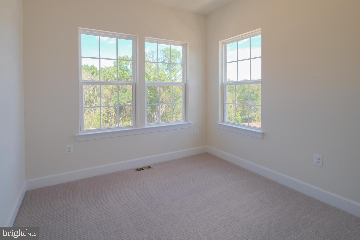 HAYMARKET CROSSING - Residential Lease