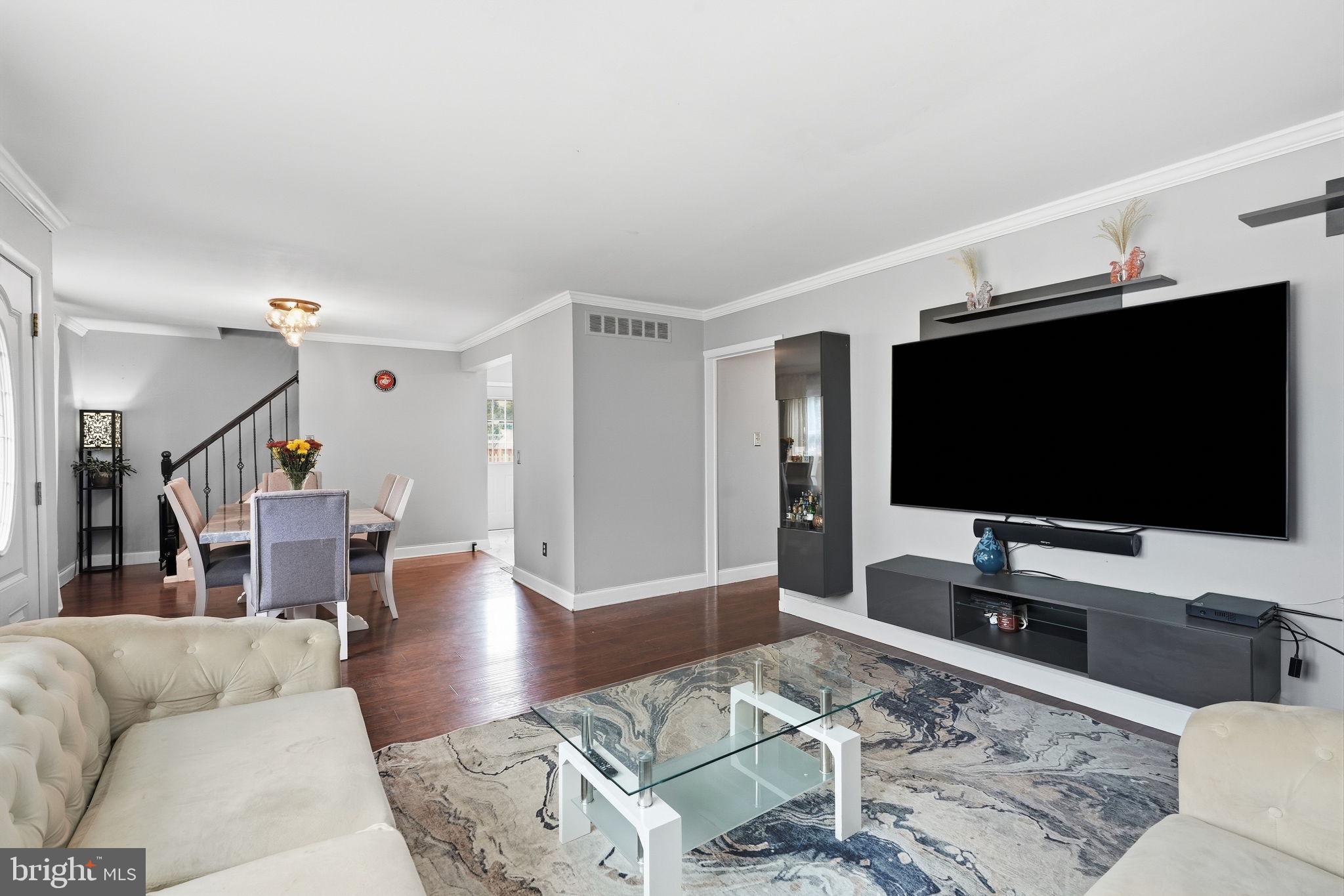 1326 CLOVERLY ROAD
