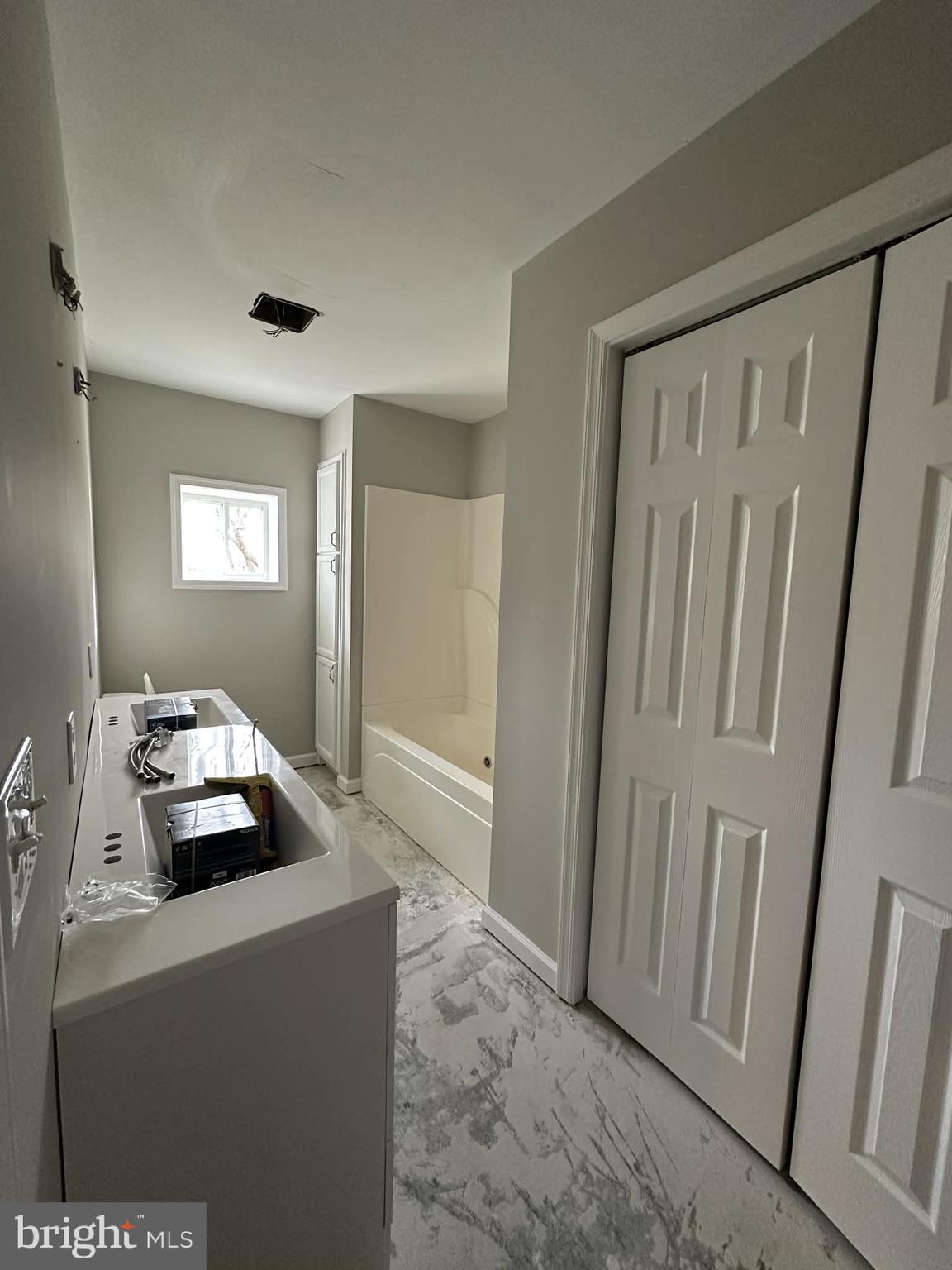 FAYETTEVILLE COMMONS - Residential