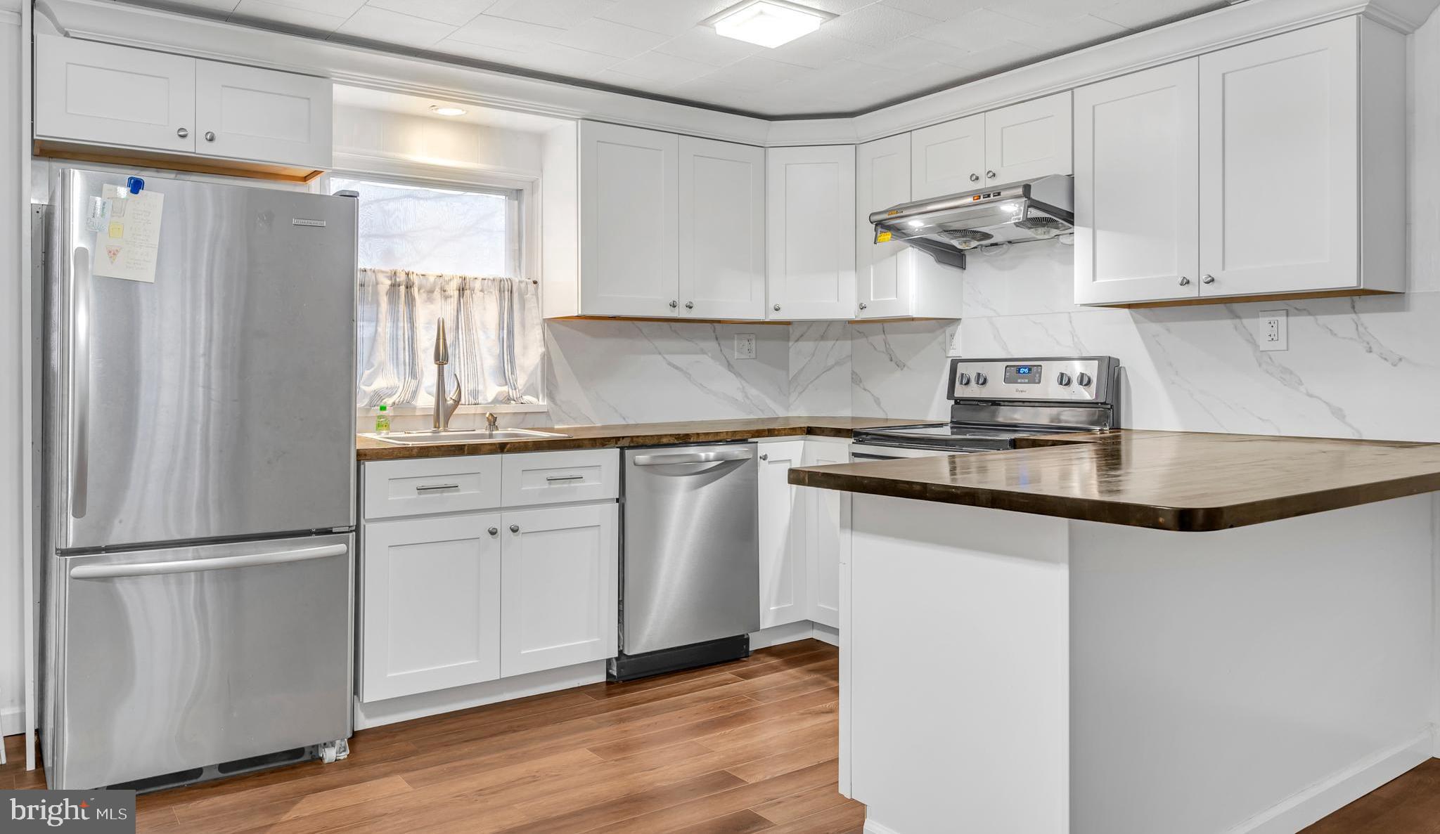 COLONIAL PARK - Residential