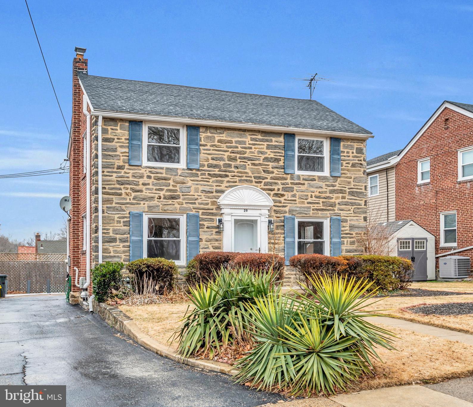 COLONIAL PARK - Residential