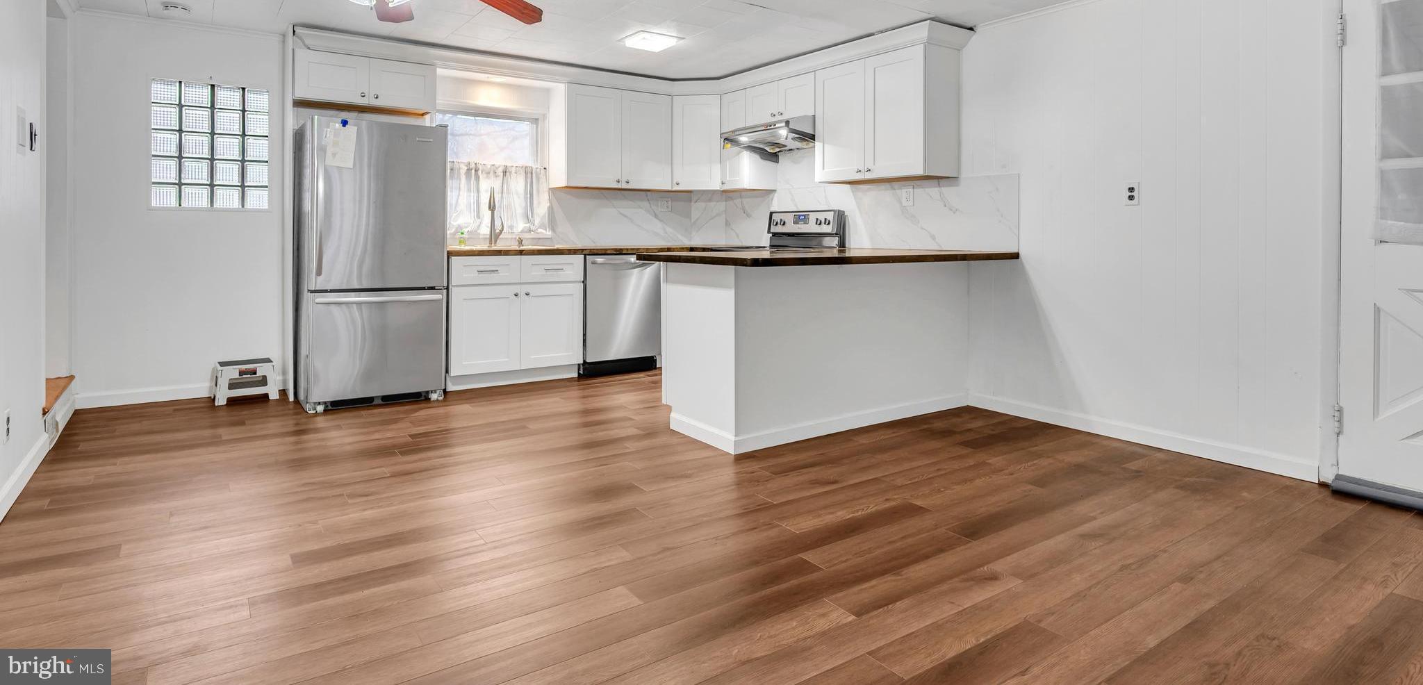 COLONIAL PARK - Residential