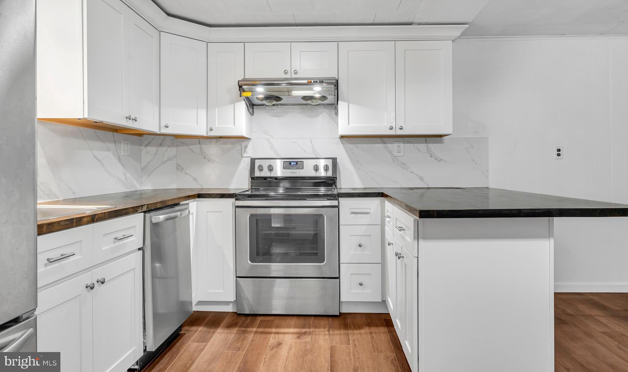 COLONIAL PARK - Residential